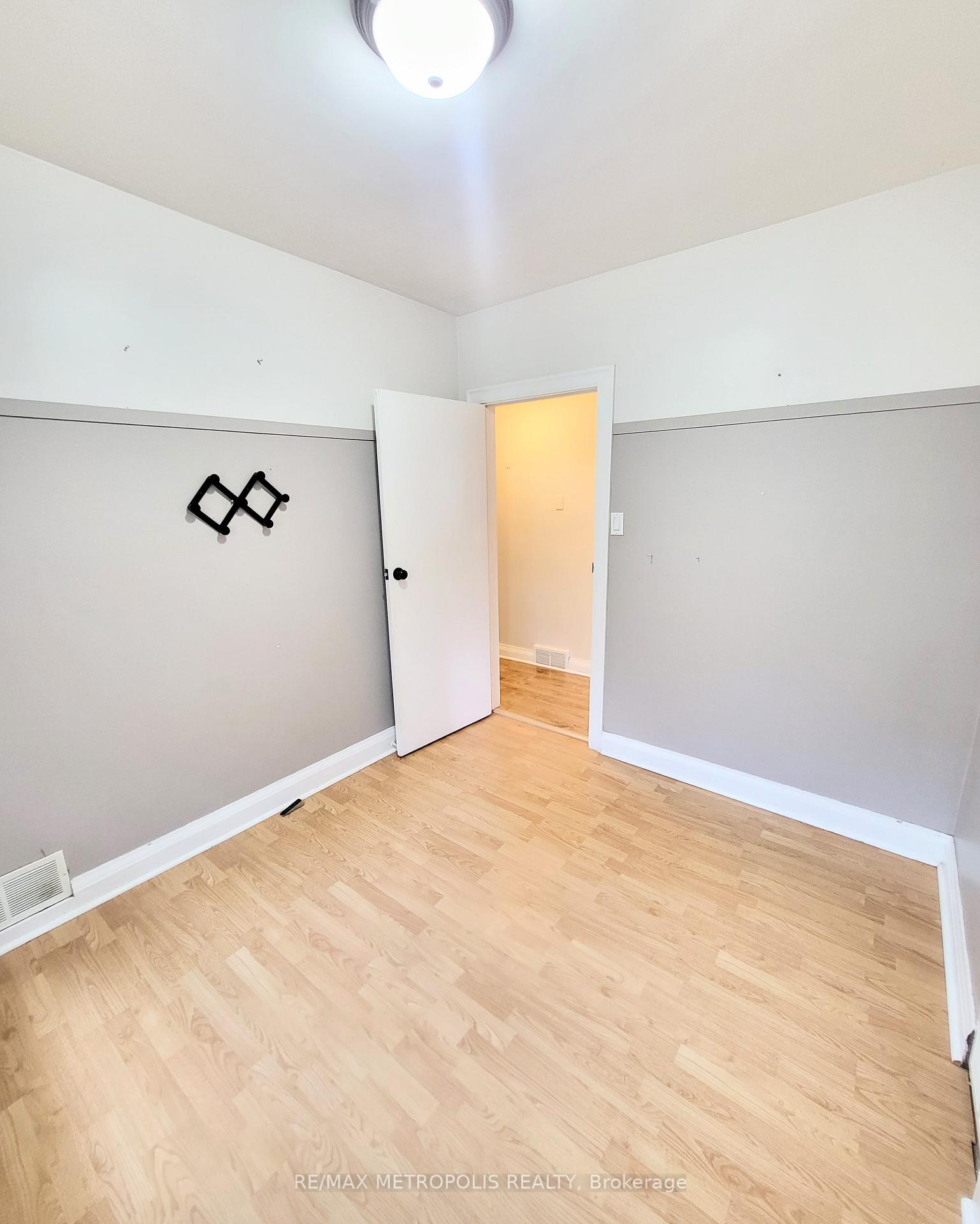 Photo 19 of 51 Michael Avenue, St. Catharines, Burleigh Hill — HOMEH