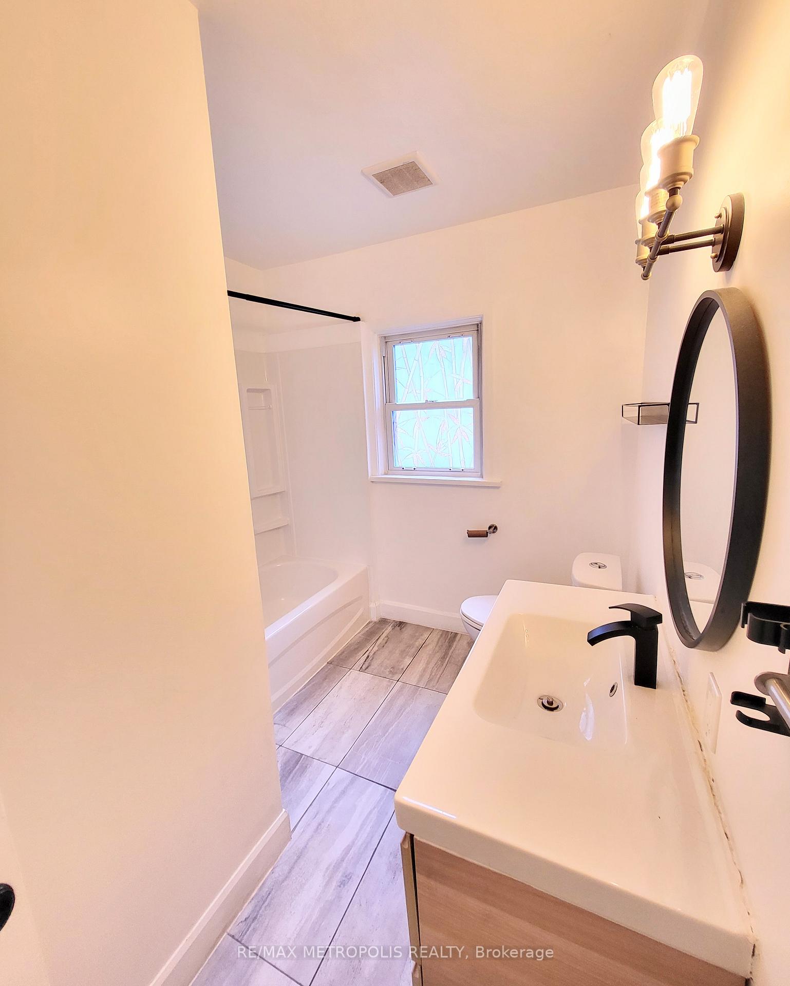Photo 20 of 51 Michael Avenue, St. Catharines, Burleigh Hill — HOMEH