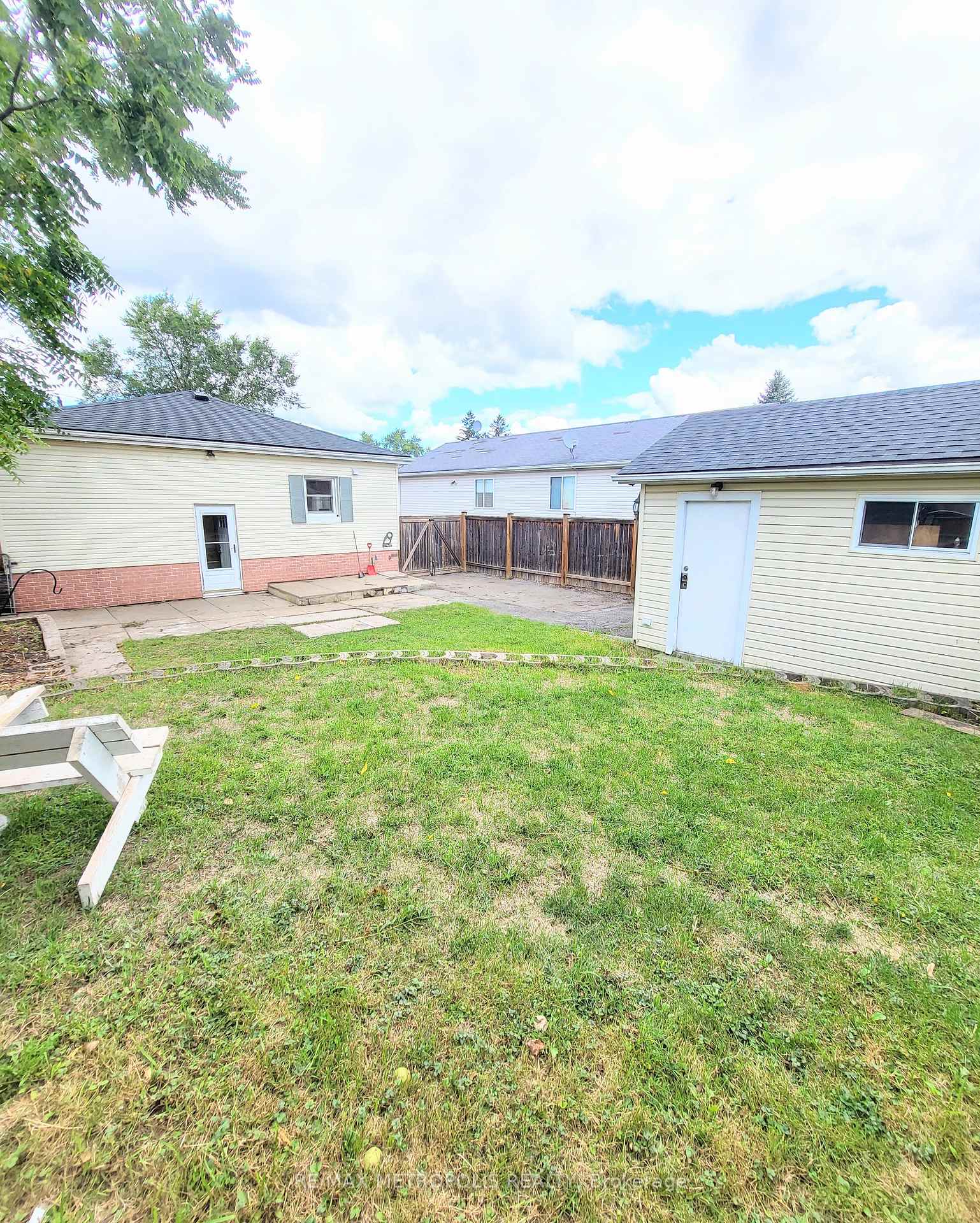 Photo 30 of 51 Michael Avenue, St. Catharines, Burleigh Hill — HOMEH