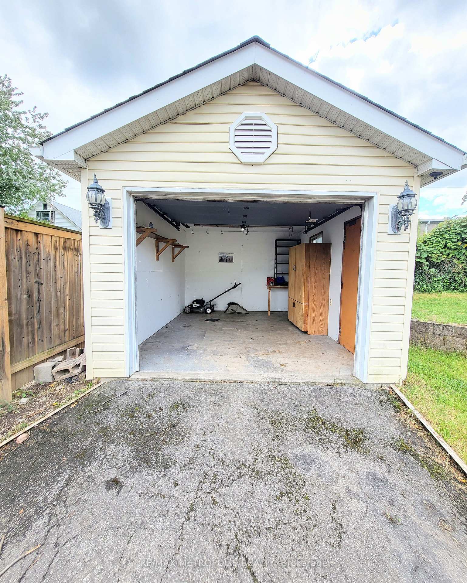 Photo 31 of 51 Michael Avenue, St. Catharines, Burleigh Hill — HOMEH