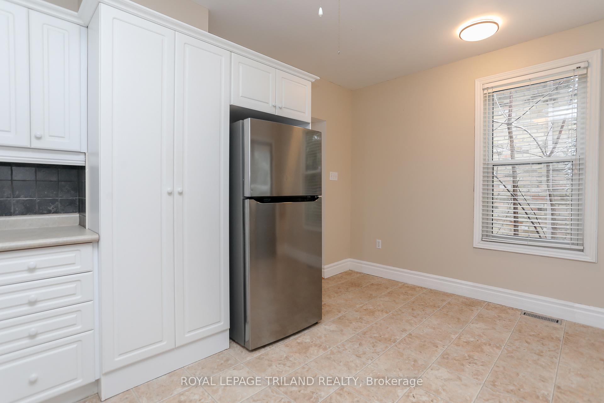Photo 10 of 364 Wellington Street, St. Thomas — HOMEH