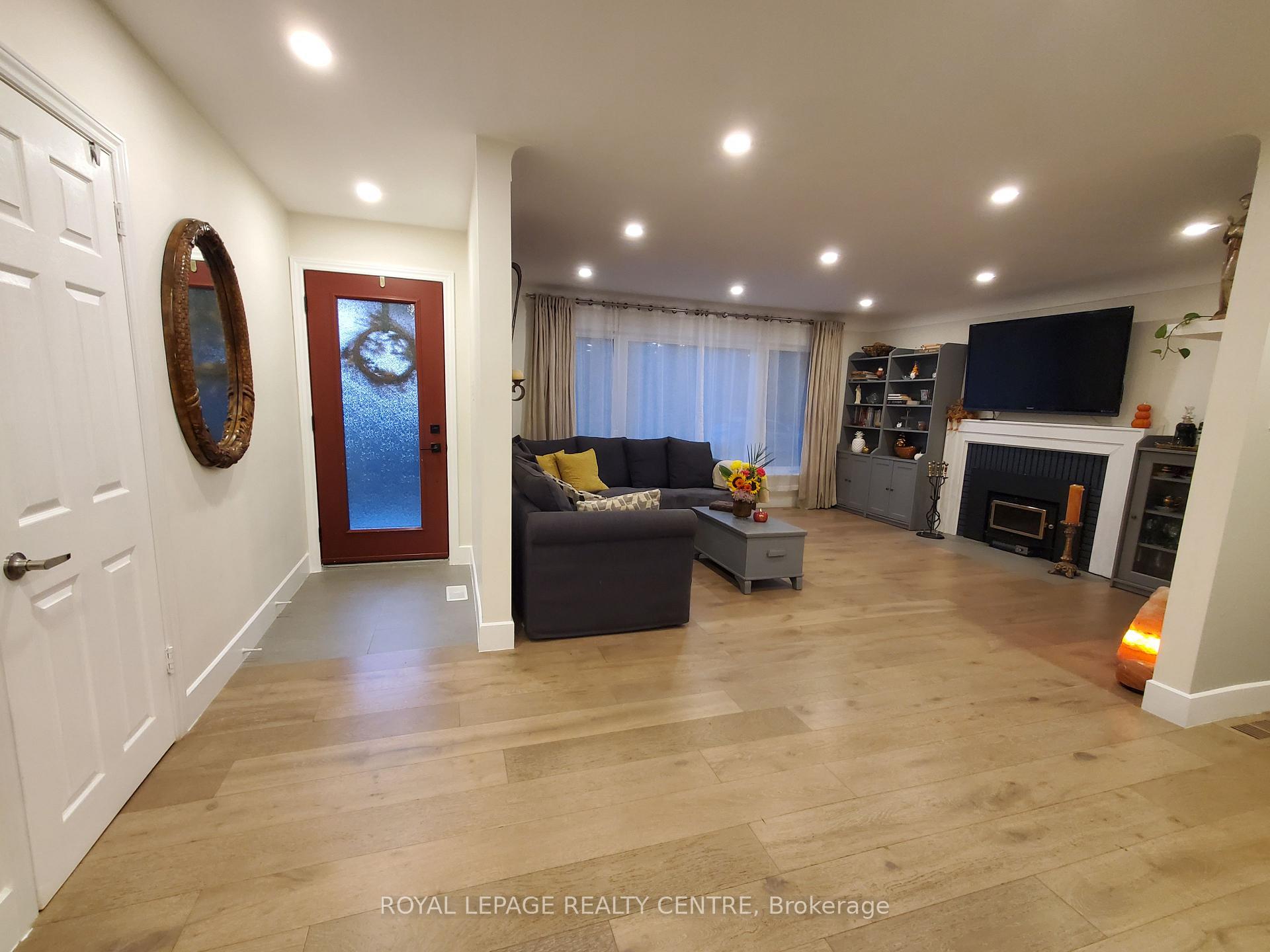 Photo 2 of 5 Mountainview Drive, St. Catharines, Glendale/Glenridge — HOMEH