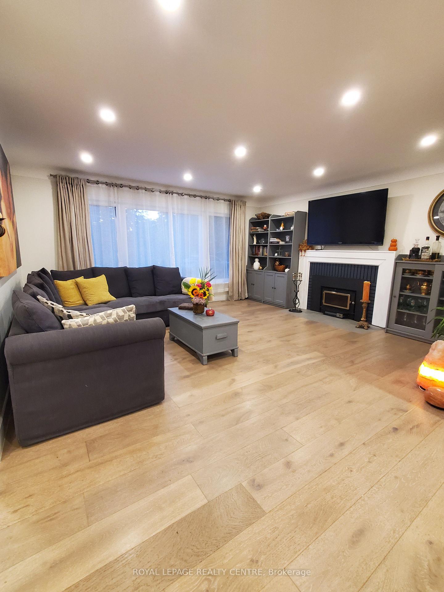 Photo 3 of 5 Mountainview Drive, St. Catharines, Glendale/Glenridge — HOMEH