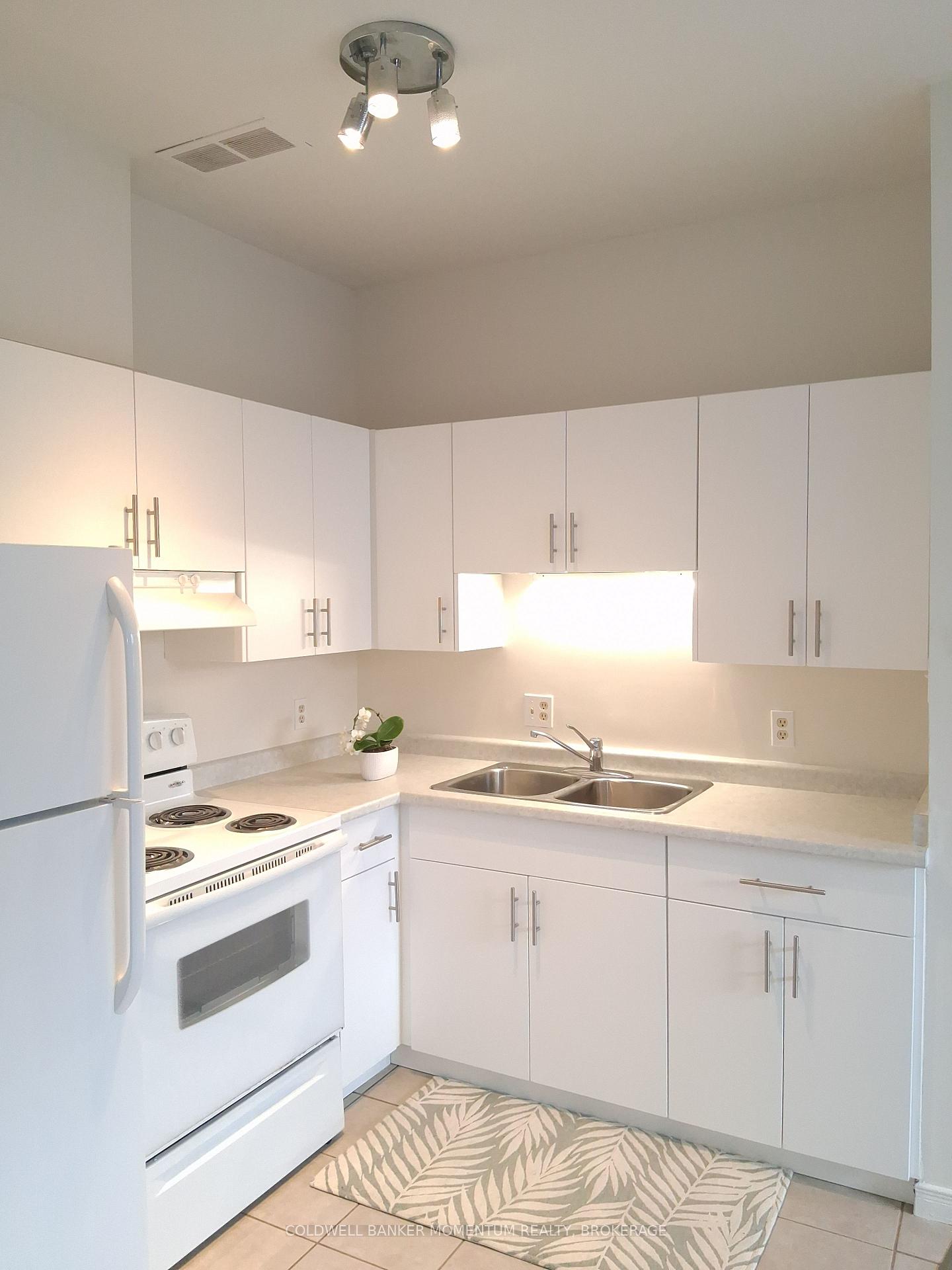 Photo 1 of Unit 2, 109 George Street, St. Catharines, Downtown — HOMEH