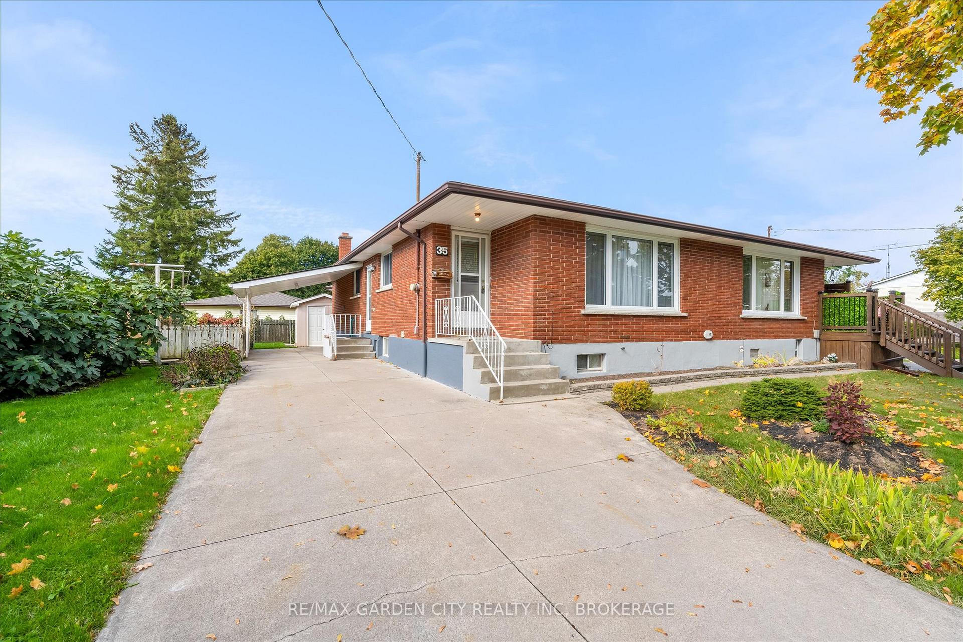 Photo 2 of 35 Allan Drive, St. Catharines, Fairview — HOMEH