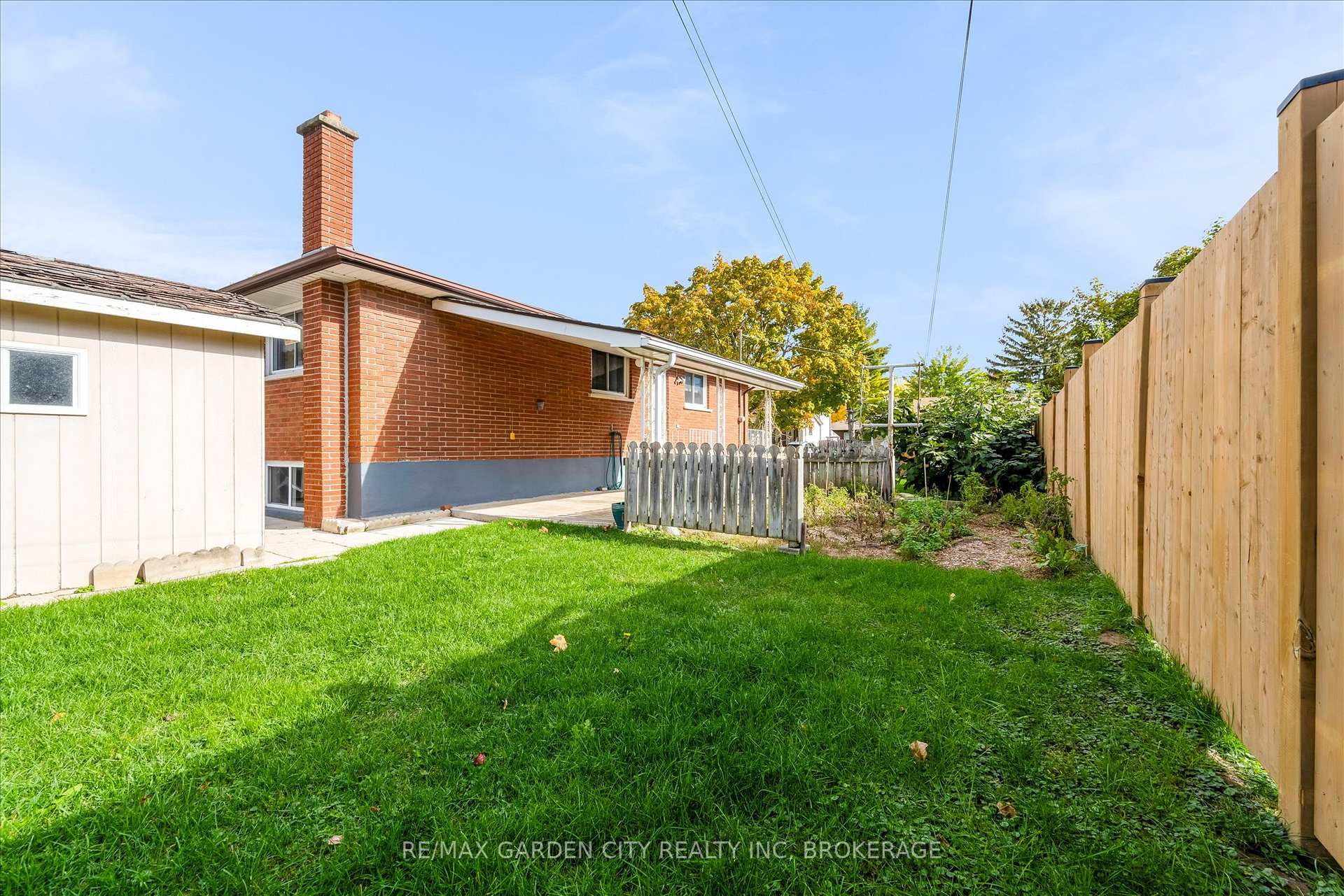 Photo 25 of 35 Allan Drive, St. Catharines, Fairview — HOMEH
