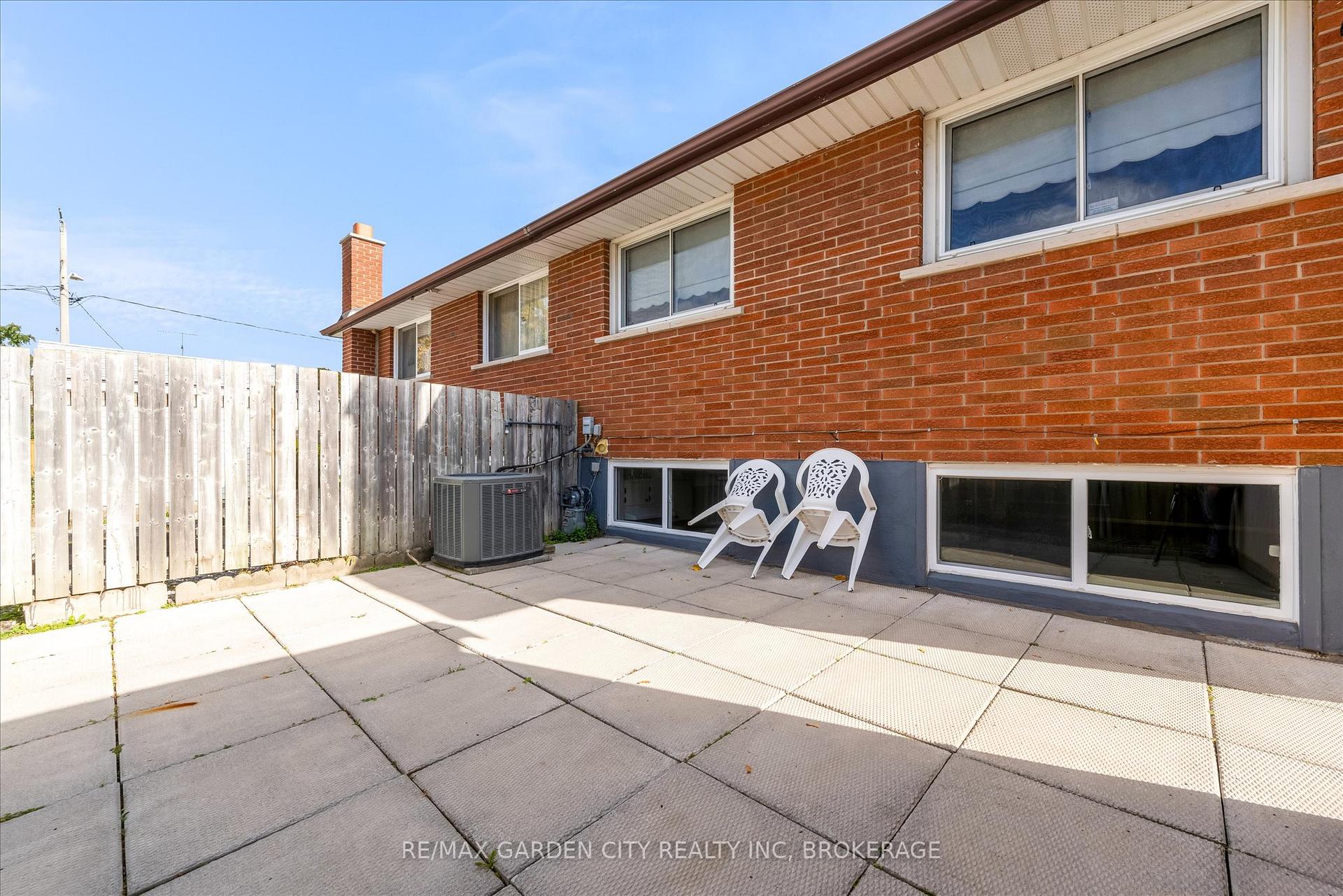 Photo 26 of 35 Allan Drive, St. Catharines, Fairview — HOMEH