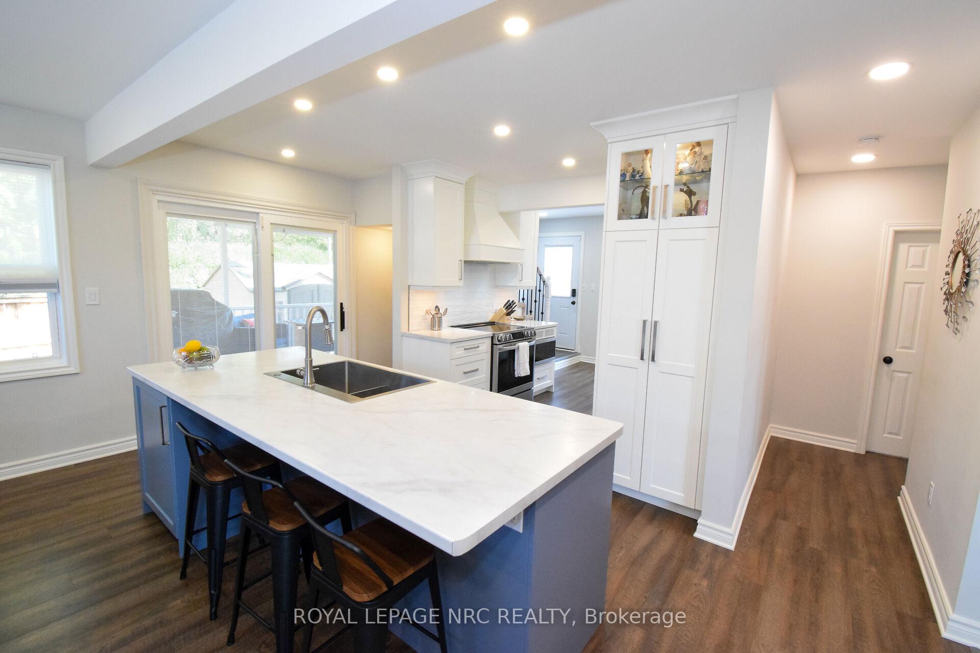 Photo 5 of 128 Haig Street, St. Catharines, Haig — HOMEH