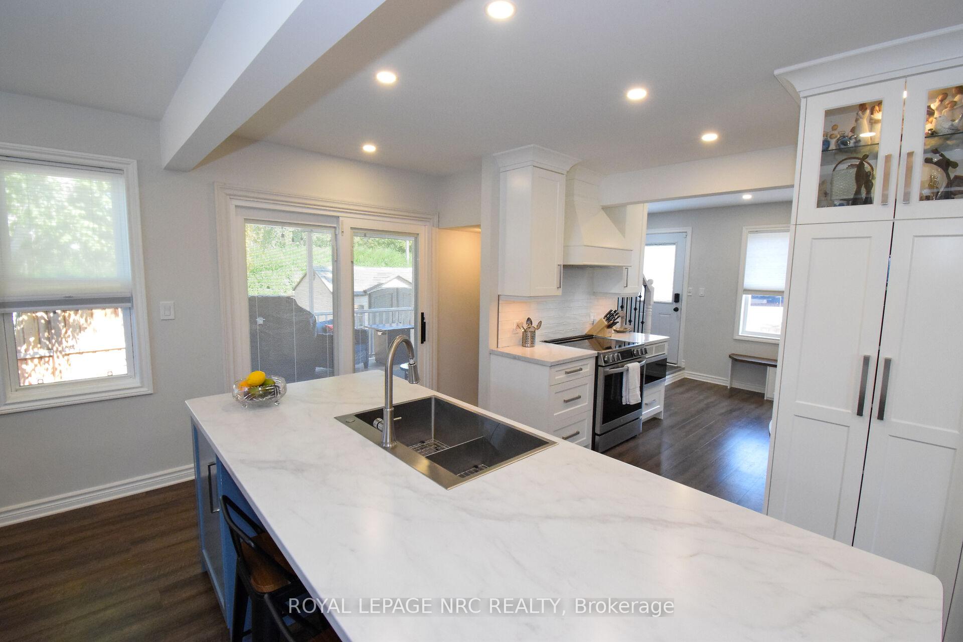 Photo 8 of 128 Haig Street, St. Catharines, Haig — HOMEH