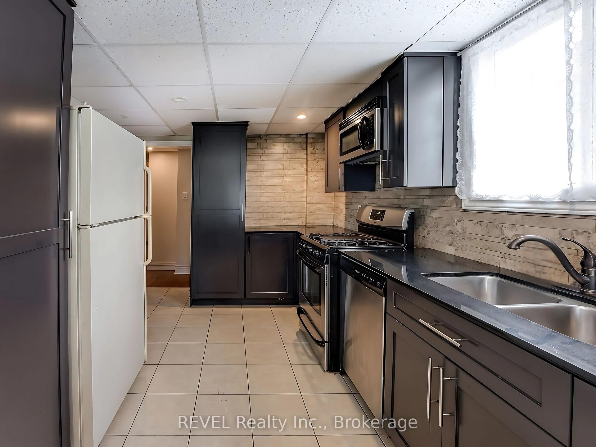 Photo 6 of Unit Main, 25 Delaware Street, St. Catharines, Facer — HOMEH