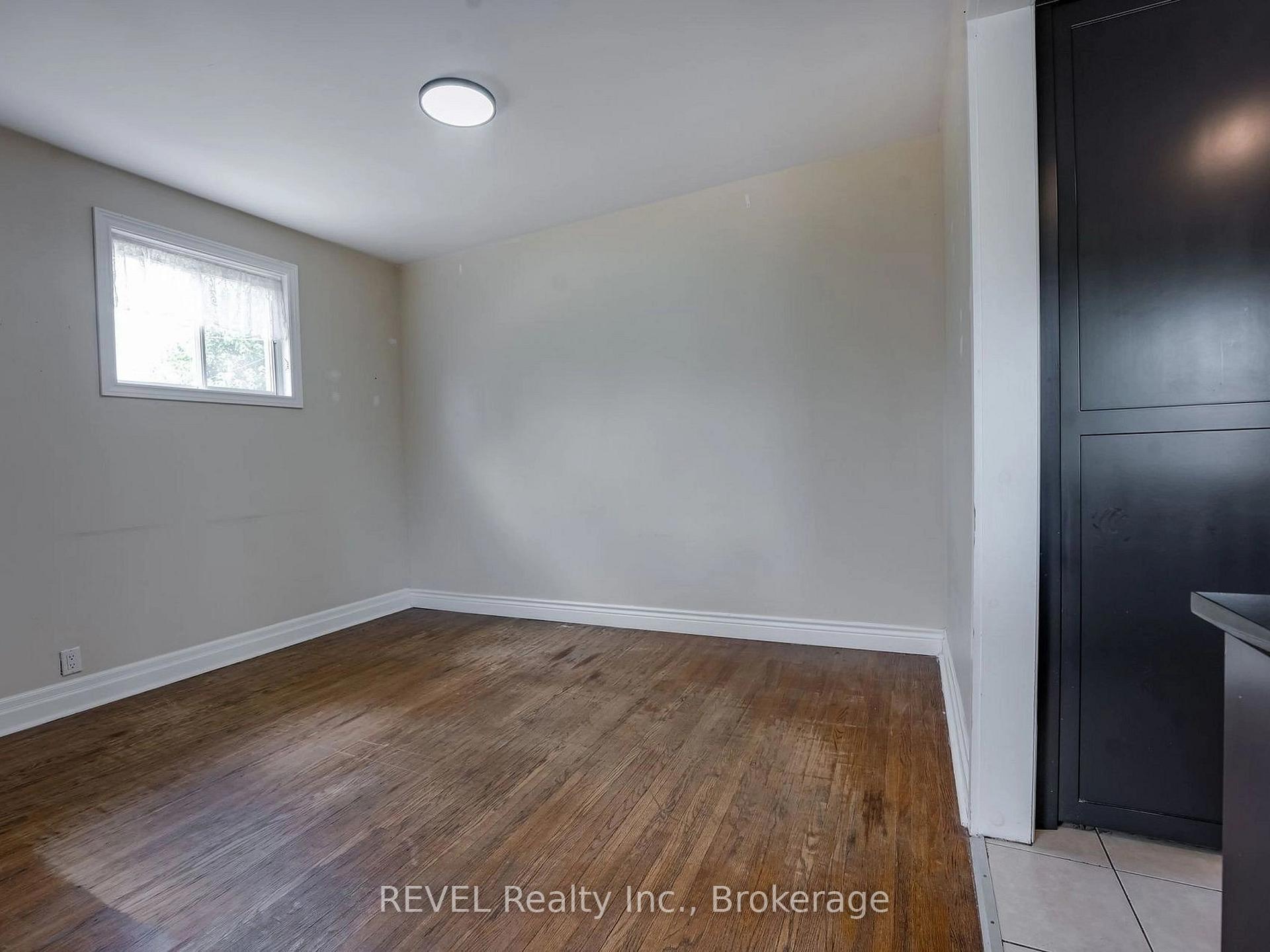 Photo 7 of Unit Main, 25 Delaware Street, St. Catharines, Facer — HOMEH