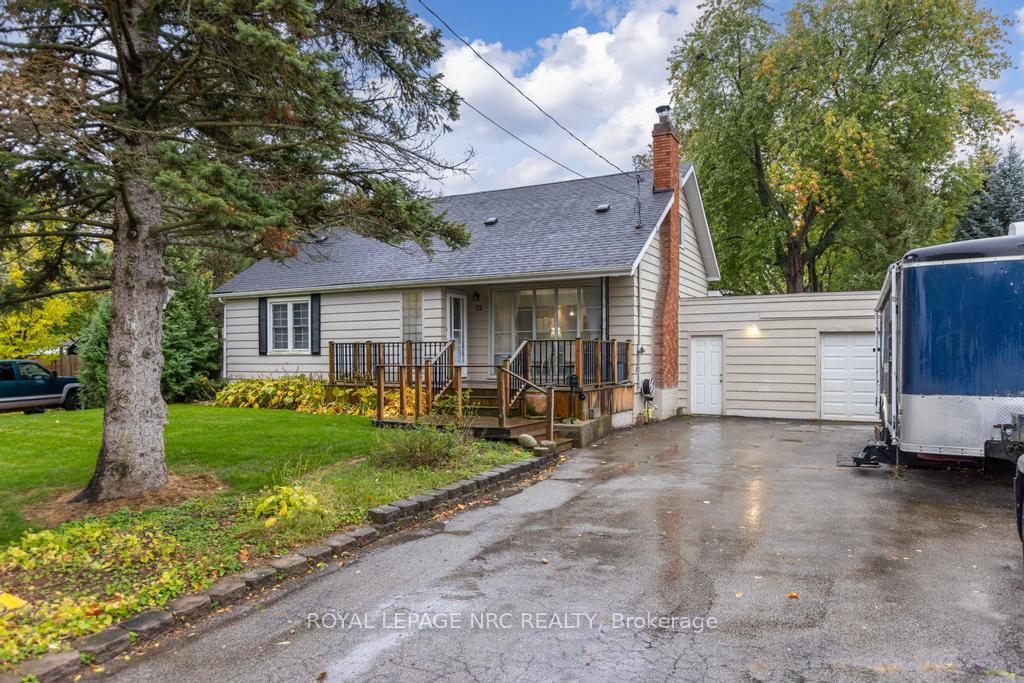 Photo 2 of 22 Beamer Avenue, St. Catharines, Bunting/Linwell — HOMEH