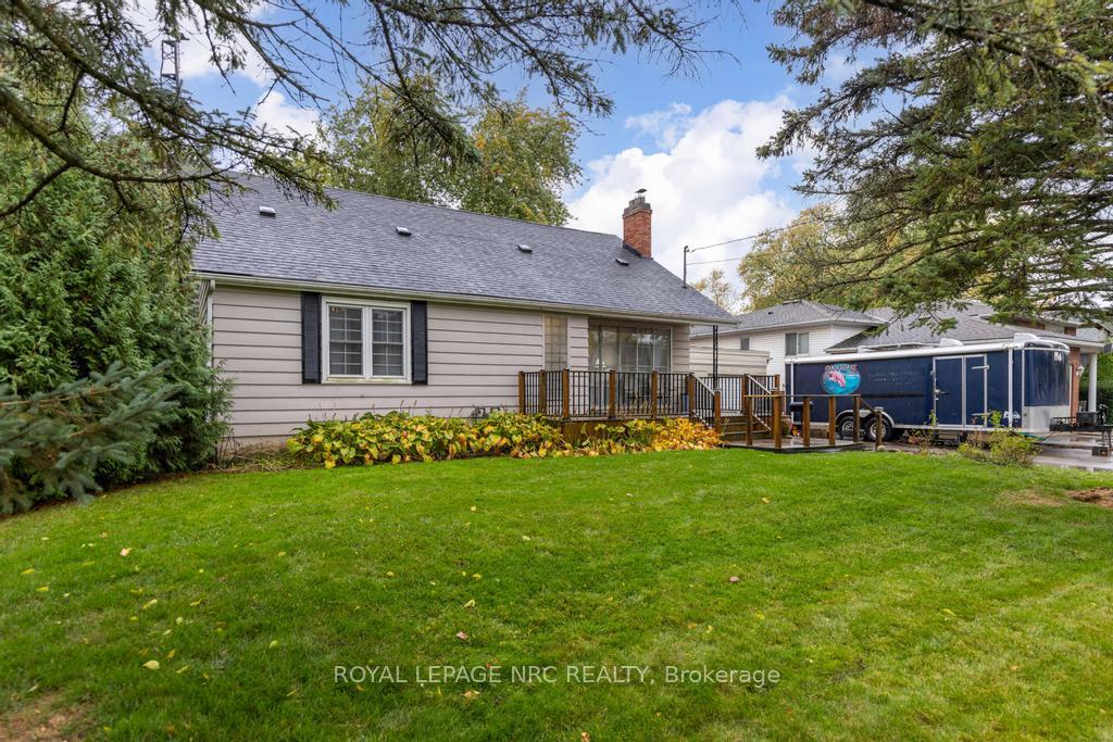 Photo 3 of 22 Beamer Avenue, St. Catharines, Bunting/Linwell — HOMEH
