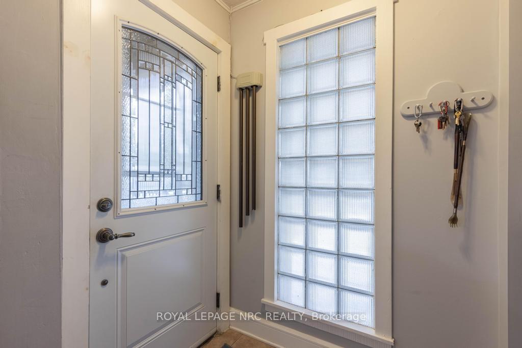 Photo 4 of 22 Beamer Avenue, St. Catharines, Bunting/Linwell — HOMEH
