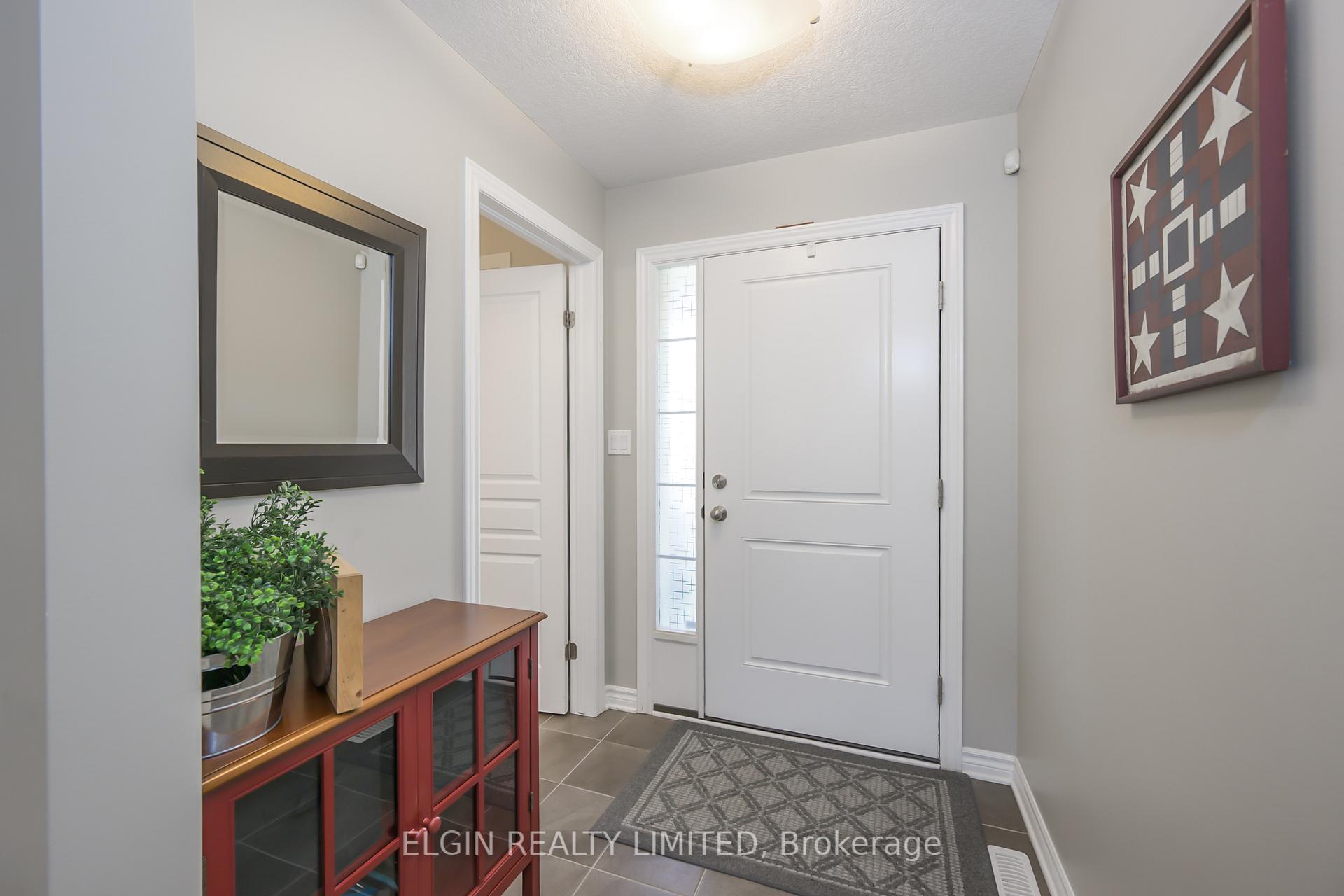 Photo 3 of 12 Russet Lane, St. Thomas — HOMEH