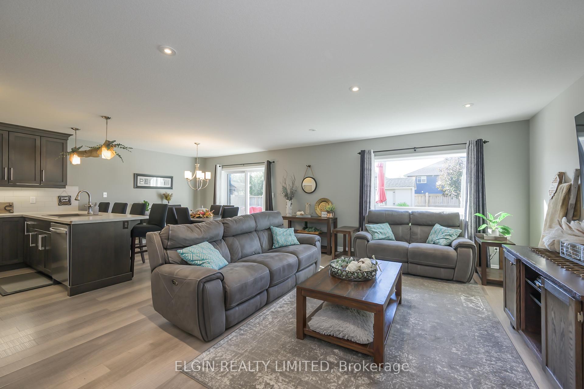 Photo 5 of 12 Russet Lane, St. Thomas — HOMEH