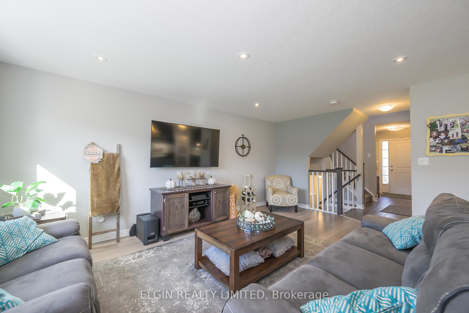 Photo 7 of 12 Russet Lane, St. Thomas — HOMEH