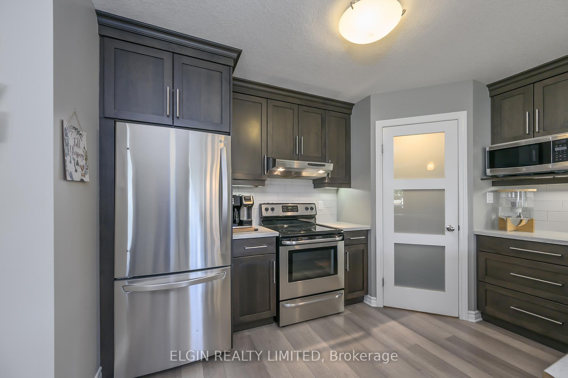 Photo 10 of 12 Russet Lane, St. Thomas — HOMEH