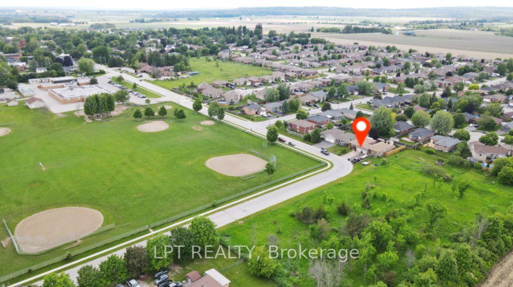Photo 20 of 69 Simcoe Street, Springwater, Elmvale — HOMEH