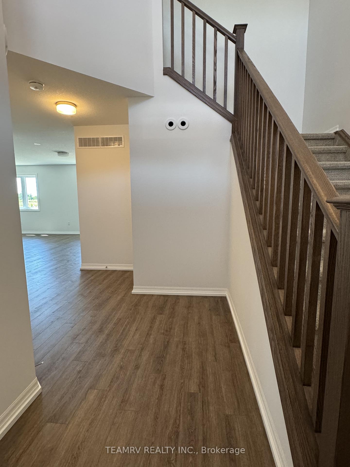 Photo 4 of 26 Silverleaf Path, St. Thomas — HOMEH