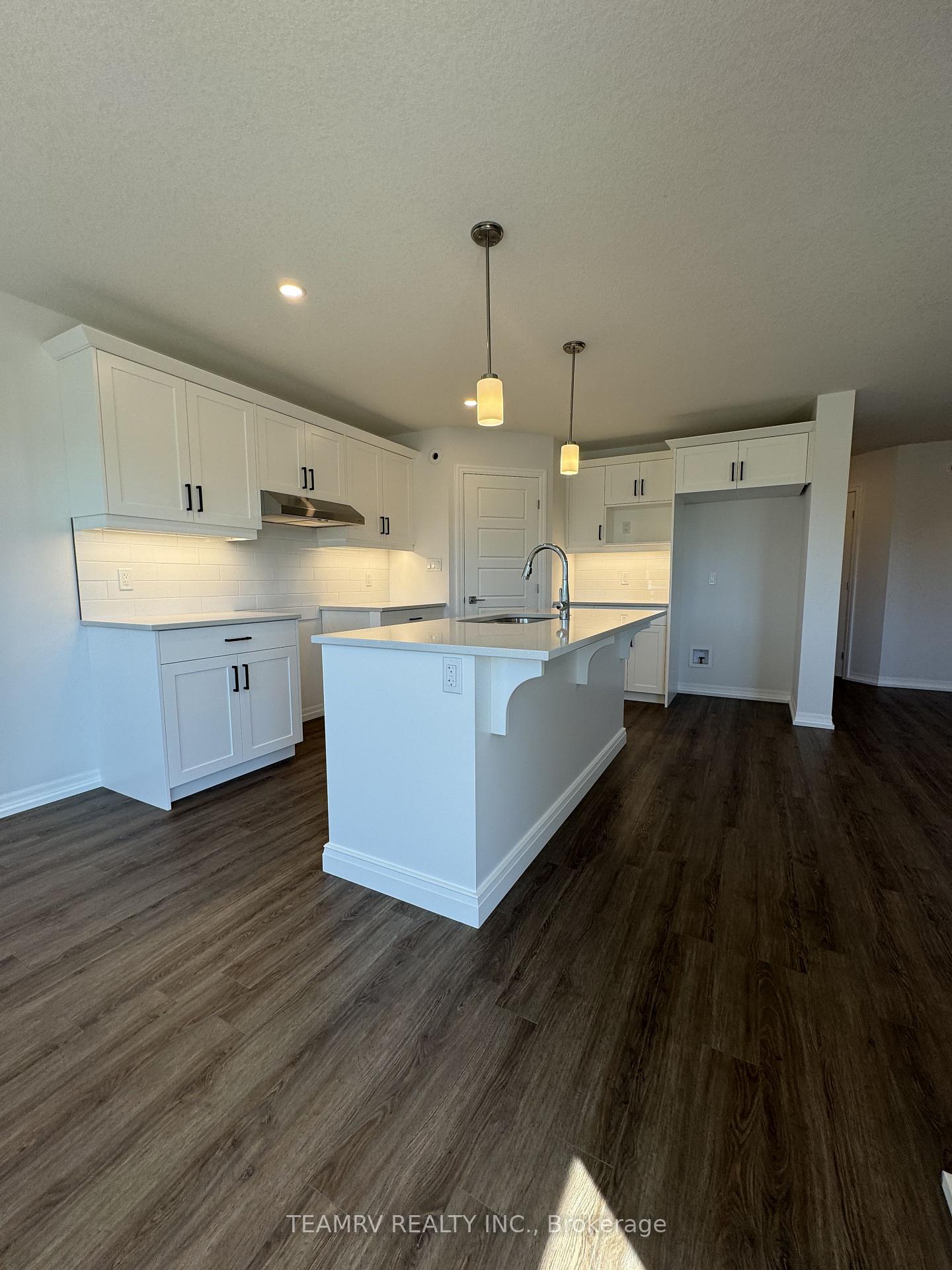 Photo 10 of 26 Silverleaf Path, St. Thomas — HOMEH