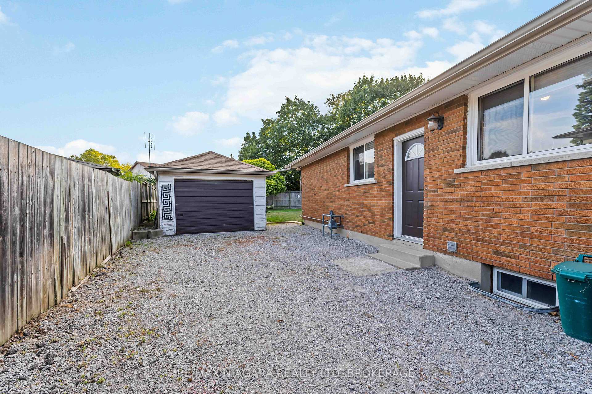 Photo 2 of 80 Ted Street, St. Catharines, Fairview — HOMEH