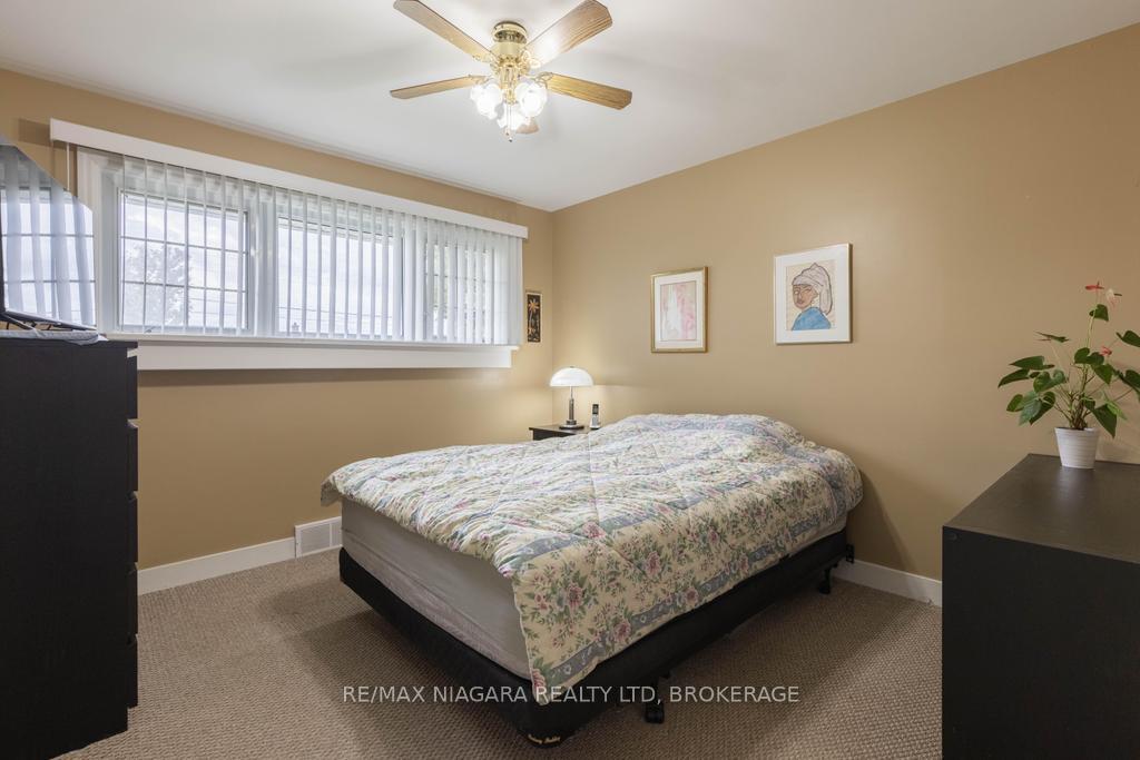 Photo 8 of 96 Royal Manor Drive, St. Catharines, Carlton/Bunting — HOMEH