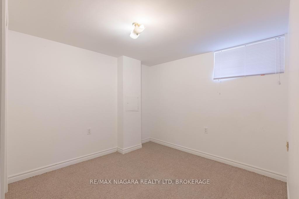 Photo 14 of 96 Royal Manor Drive, St. Catharines, Carlton/Bunting — HOMEH