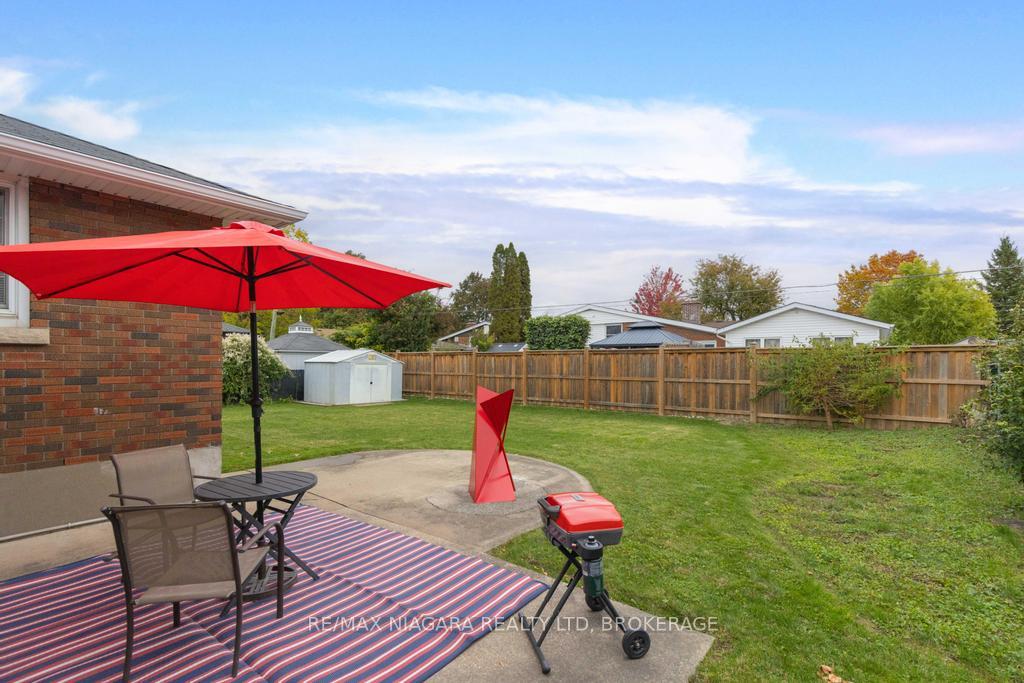 Photo 16 of 96 Royal Manor Drive, St. Catharines, Carlton/Bunting — HOMEH
