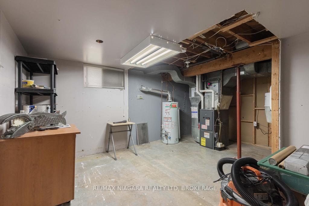 Photo 22 of 96 Royal Manor Drive, St. Catharines, Carlton/Bunting — HOMEH