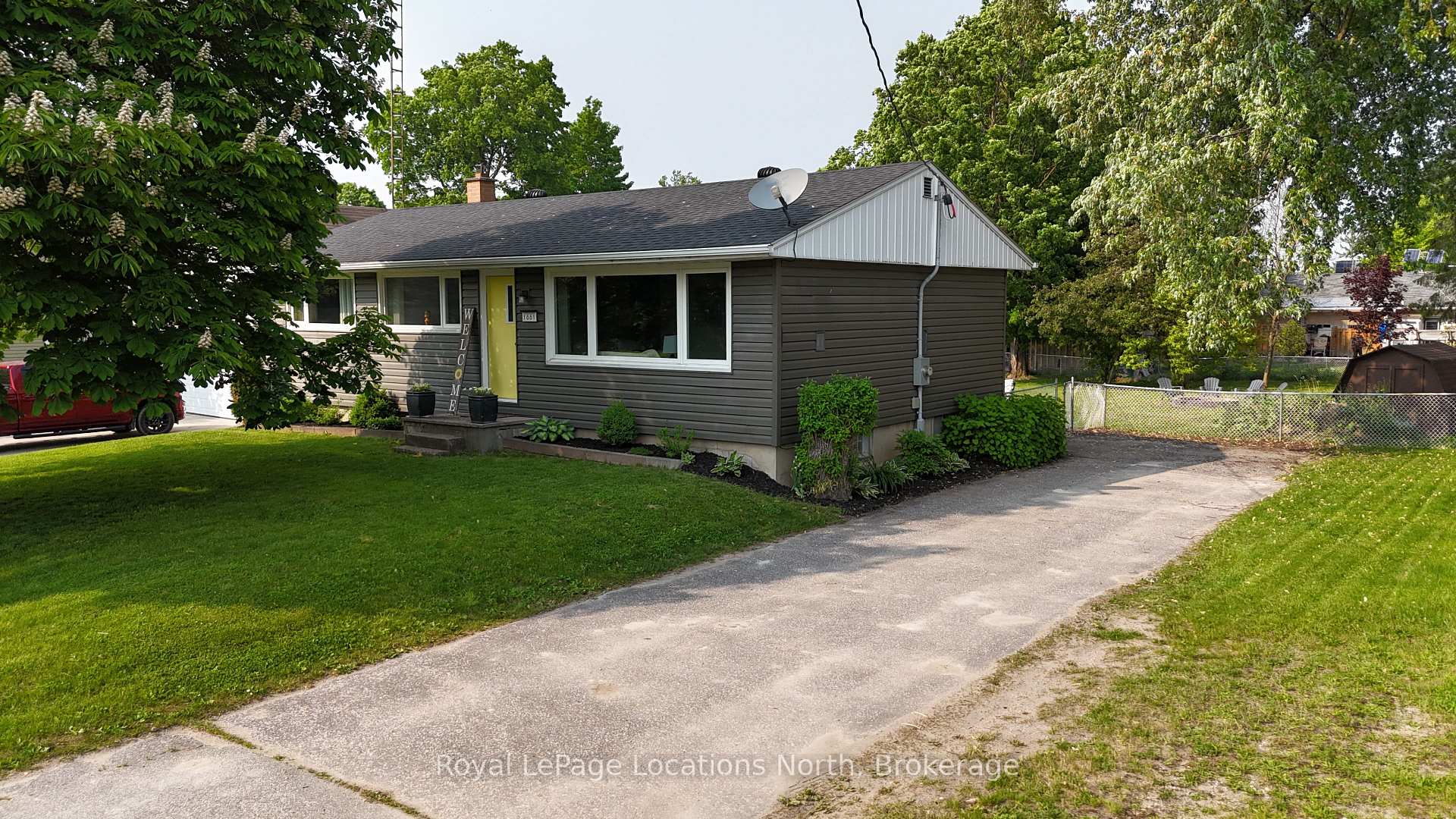 Front of 1661 George Johnston Road