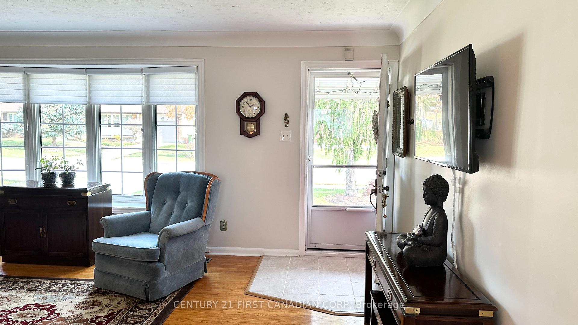 Photo 4 of 13 Pullen Avenue, St. Thomas — HOMEH