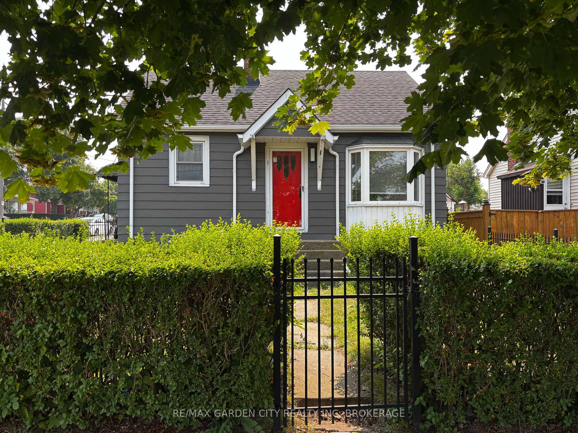 Photo 1 of 12 Lincoln Avenue, St. Catharines, Oakdale — HOMEH