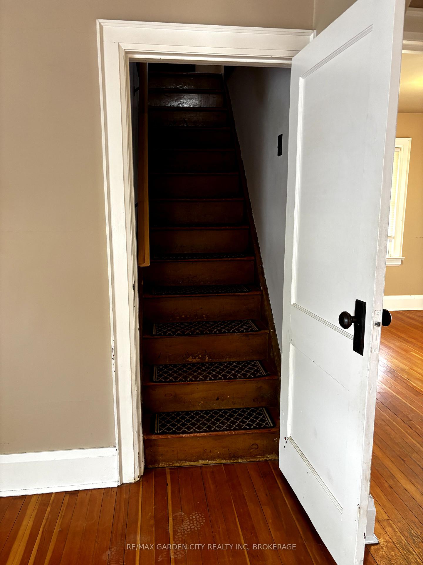 Photo 14 of 12 Lincoln Avenue, St. Catharines, Oakdale — HOMEH