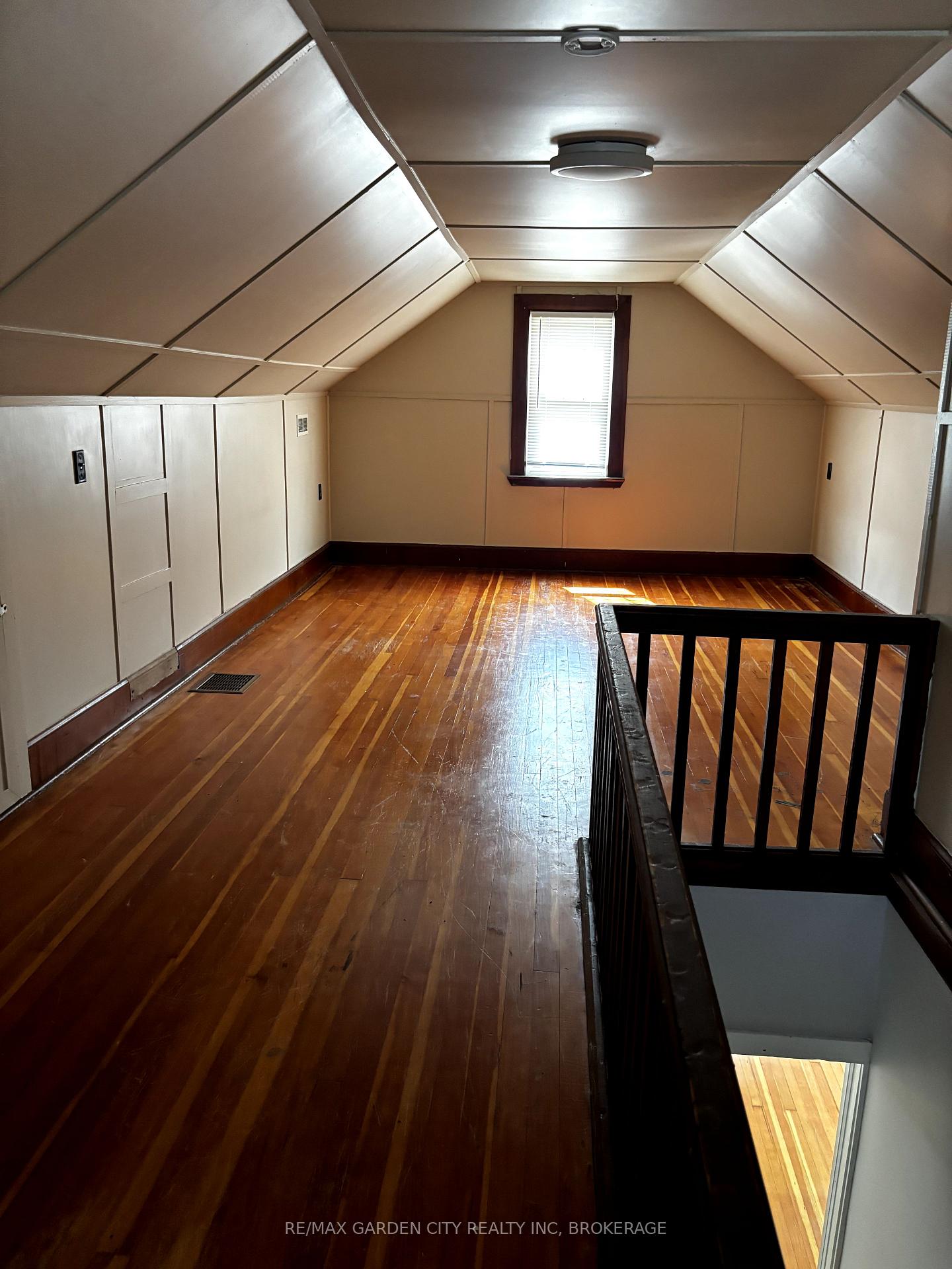 Photo 15 of 12 Lincoln Avenue, St. Catharines, Oakdale — HOMEH