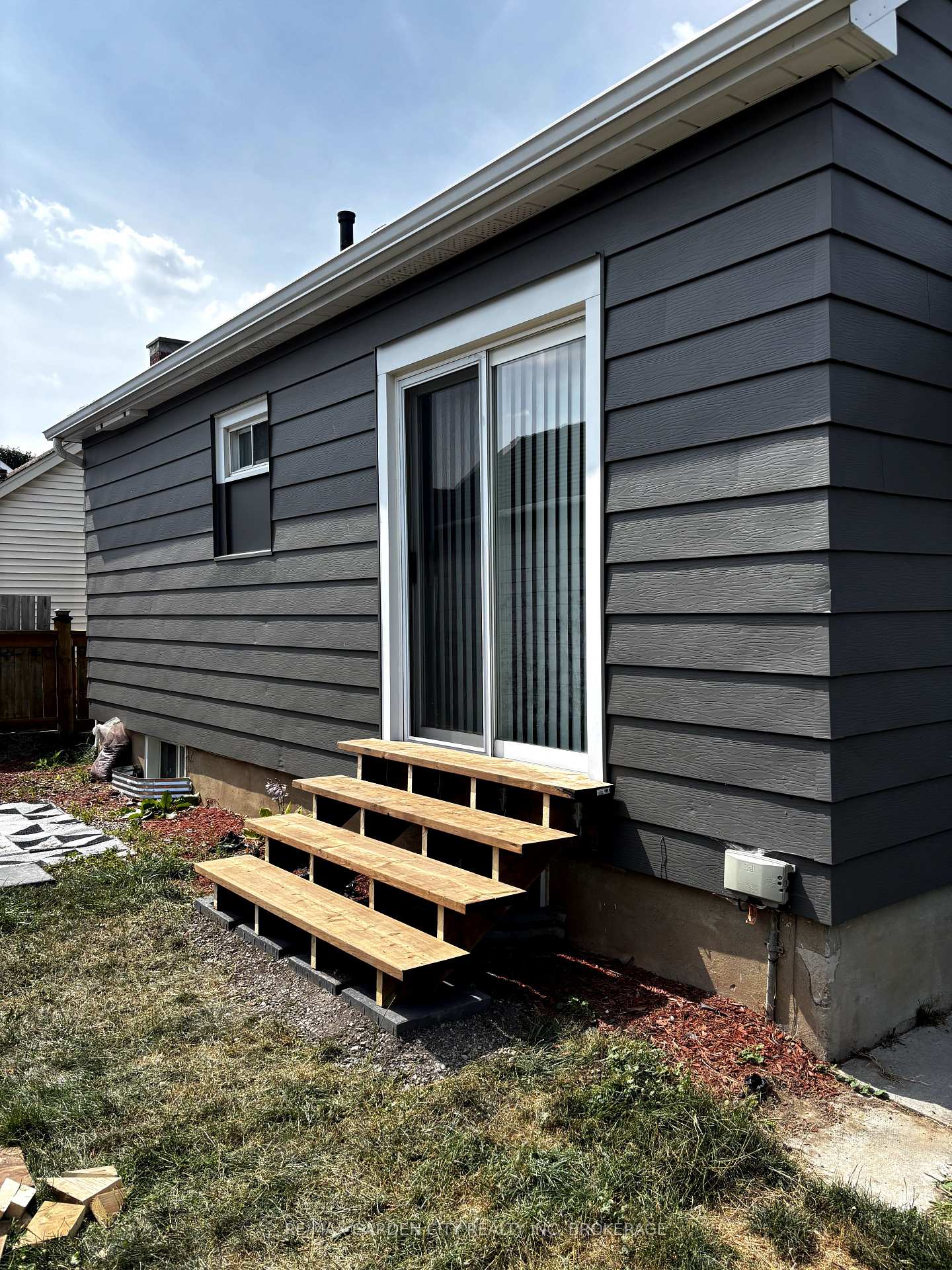 Photo 17 of 12 Lincoln Avenue, St. Catharines, Oakdale — HOMEH