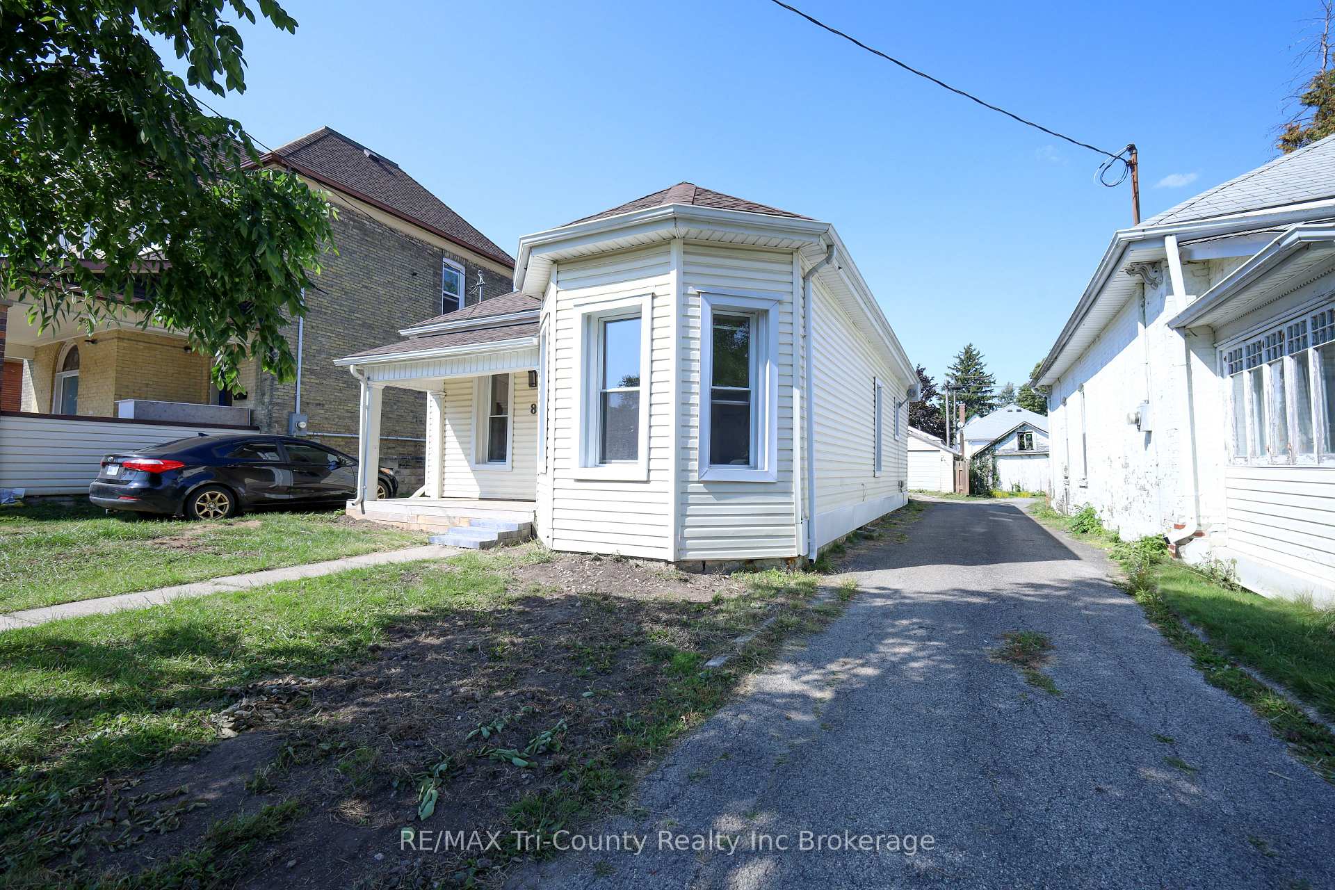 Photo 1 of 8 Erie Street, St. Thomas — HOMEH