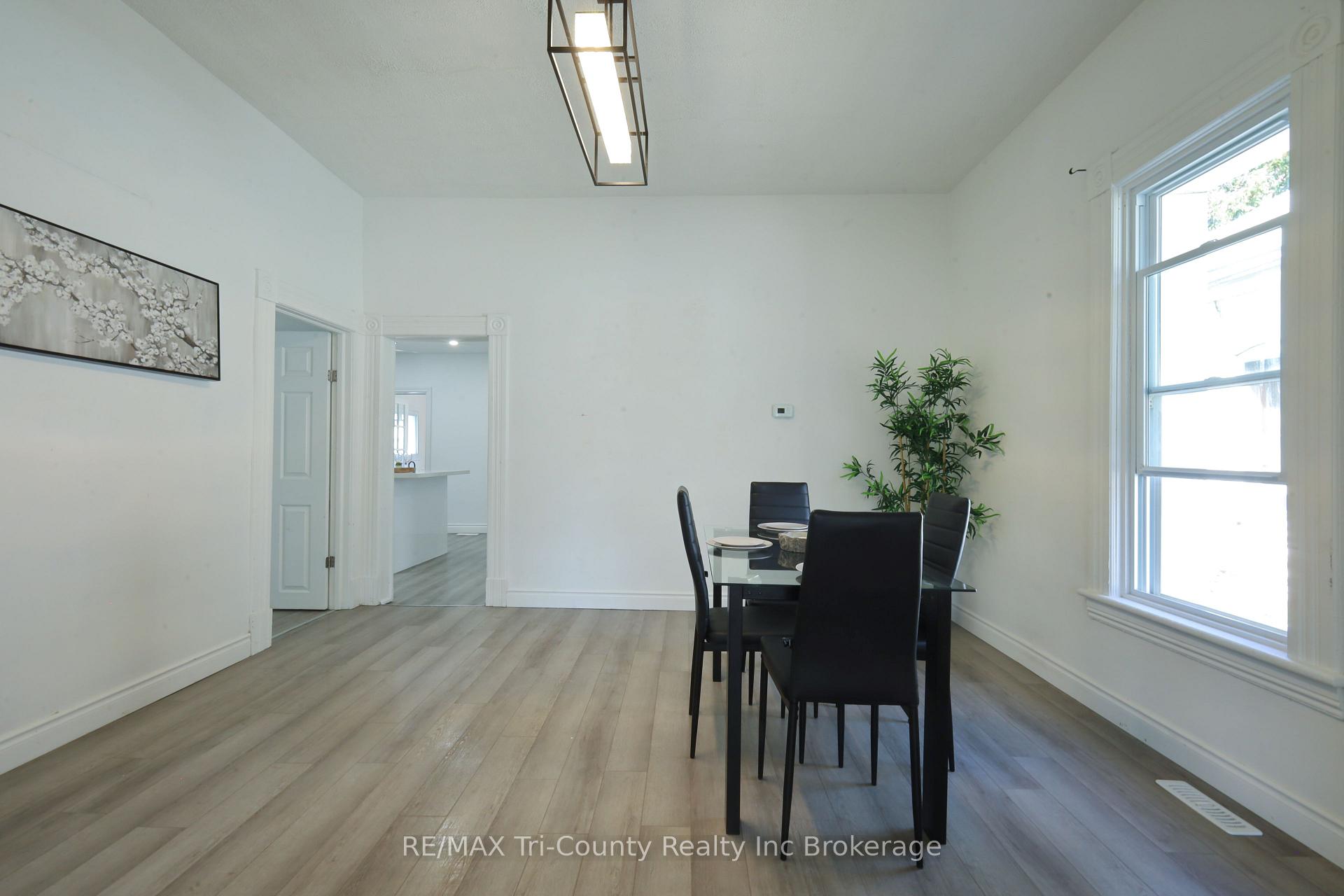 Photo 10 of 8 Erie Street, St. Thomas — HOMEH