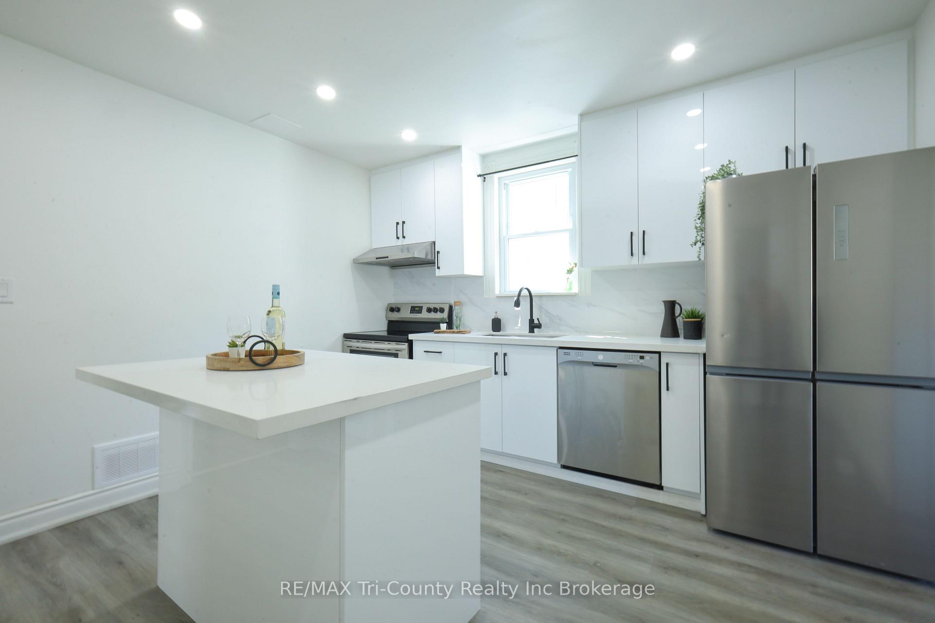 Photo 12 of 8 Erie Street, St. Thomas — HOMEH