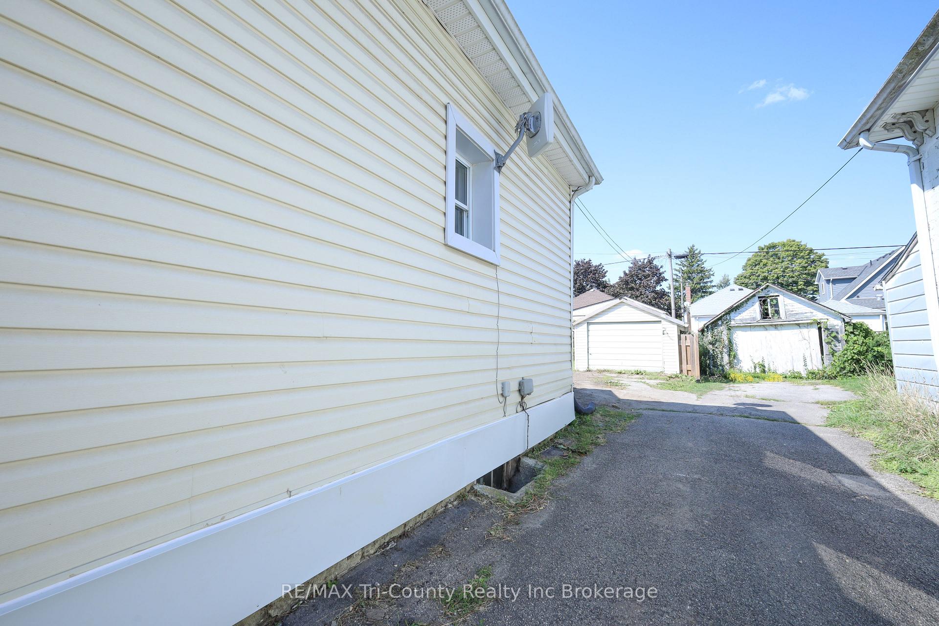 Photo 29 of 8 Erie Street, St. Thomas — HOMEH