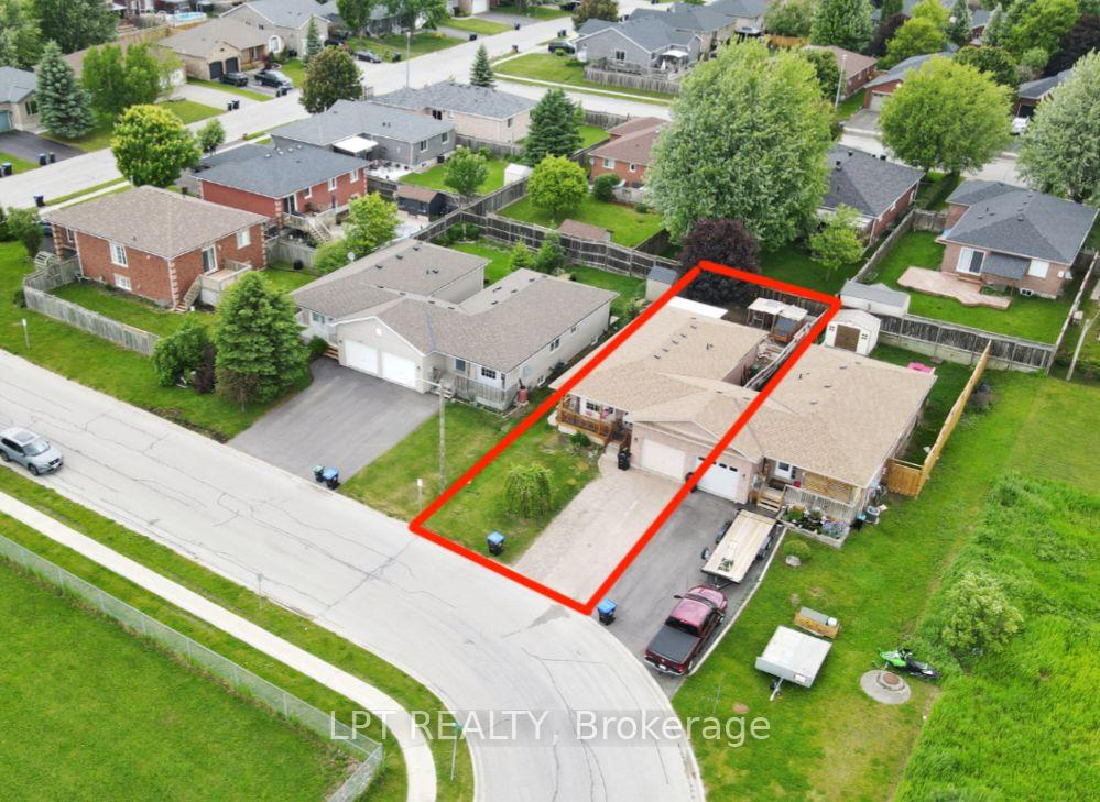Photo 3 of 69 Simcoe Street, Springwater, Elmvale — HOMEH