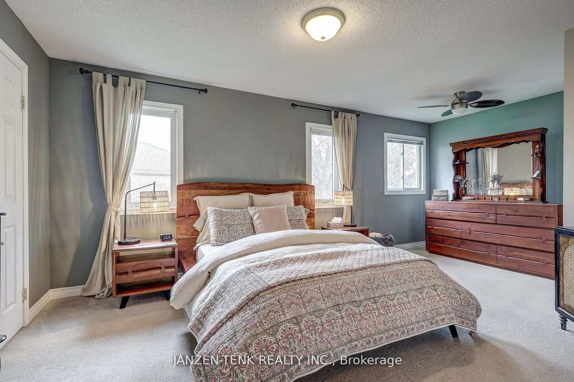 Photo 3 of 2 Rosethorn Court, St. Thomas — HOMEH