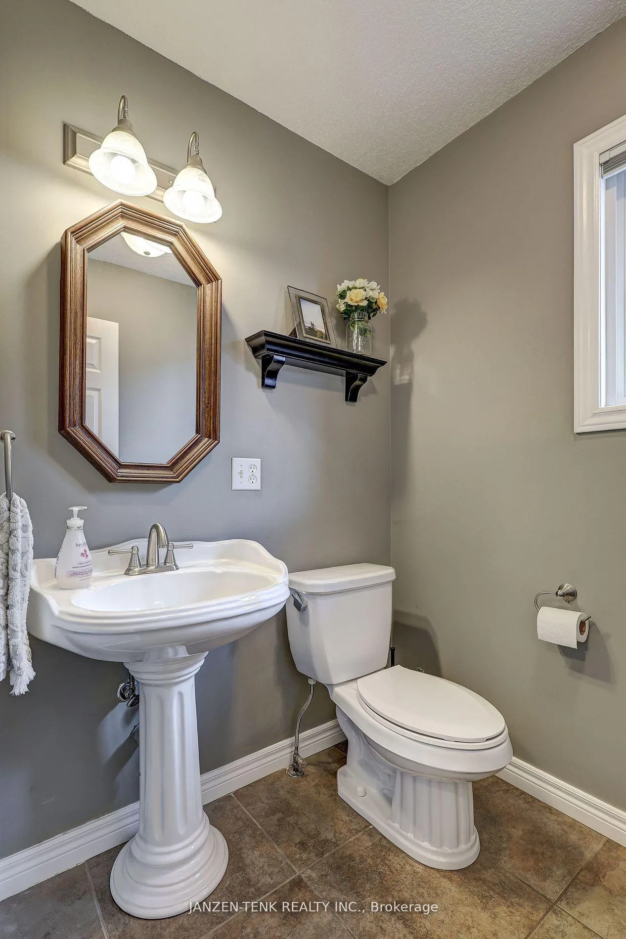 Photo 19 of 2 Rosethorn Court, St. Thomas — HOMEH