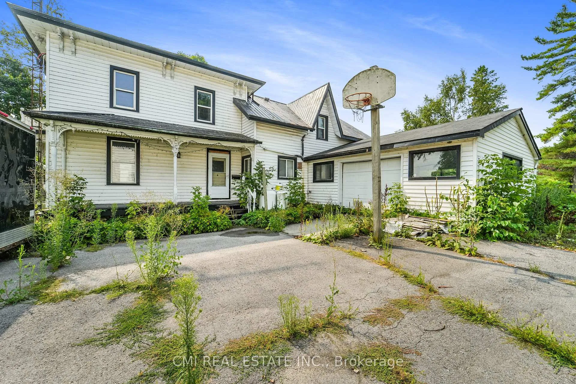 Front of 4268 County Rd 6