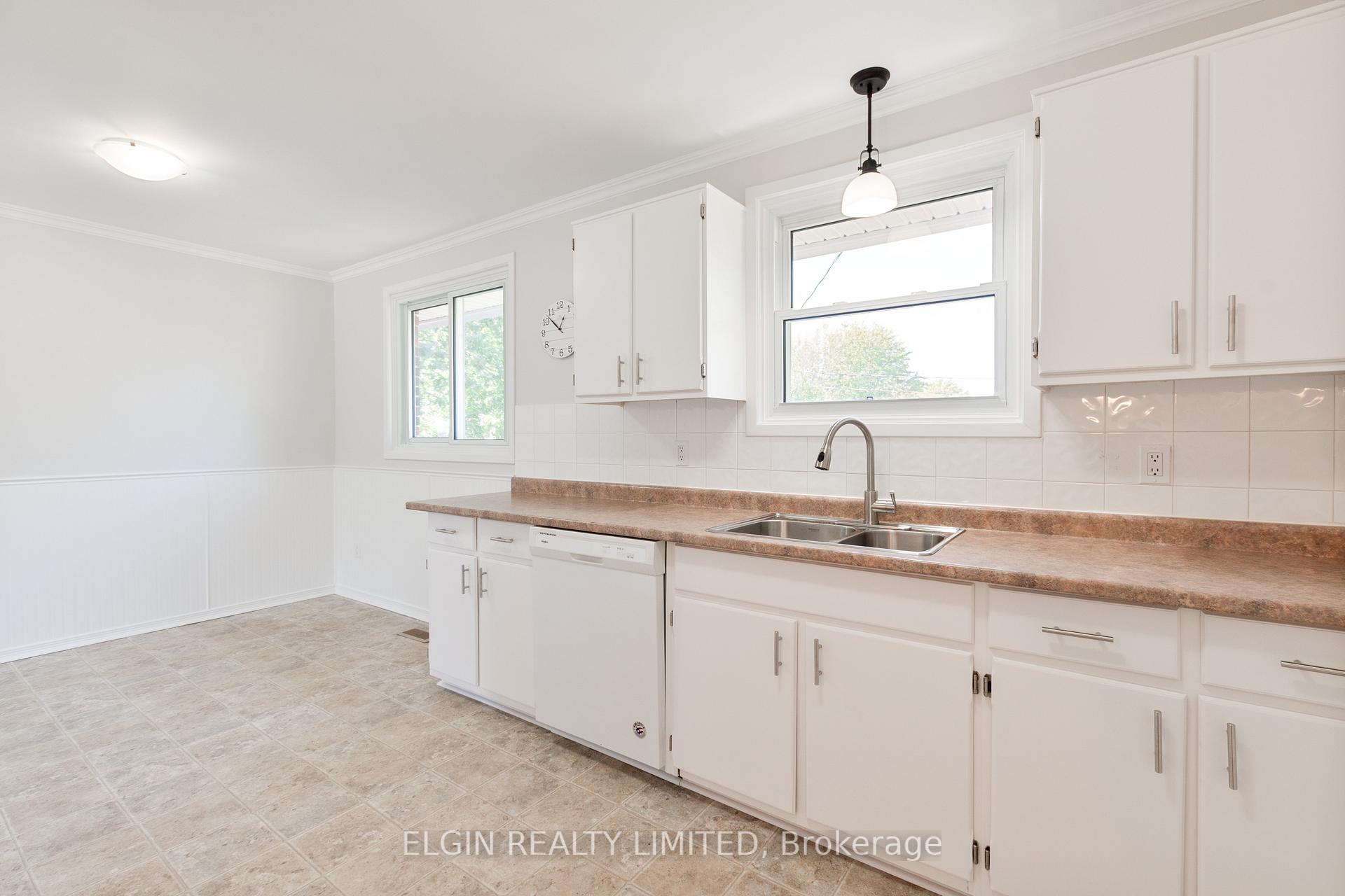 Photo 12 of 180 Fairview Avenue, St. Thomas — HOMEH