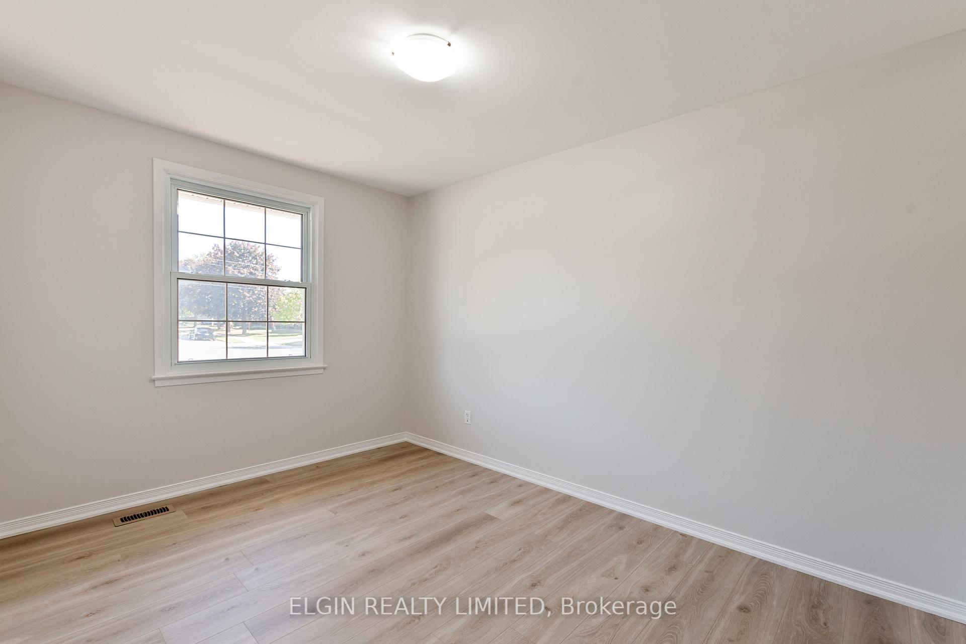 Photo 16 of 180 Fairview Avenue, St. Thomas — HOMEH
