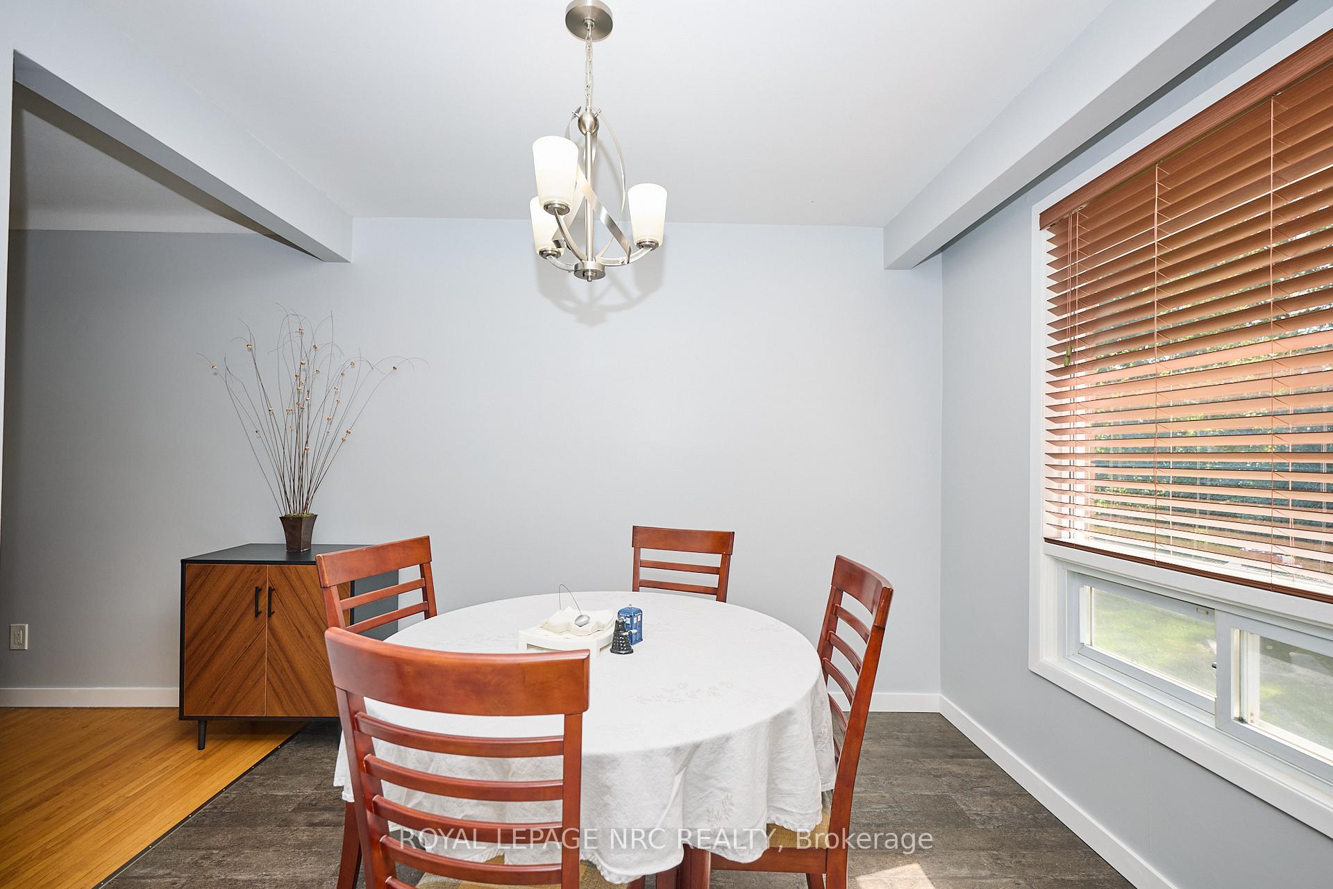 Photo 11 of 9 Royal Manor Drive, St. Catharines, Carlton/Bunting — HOMEH