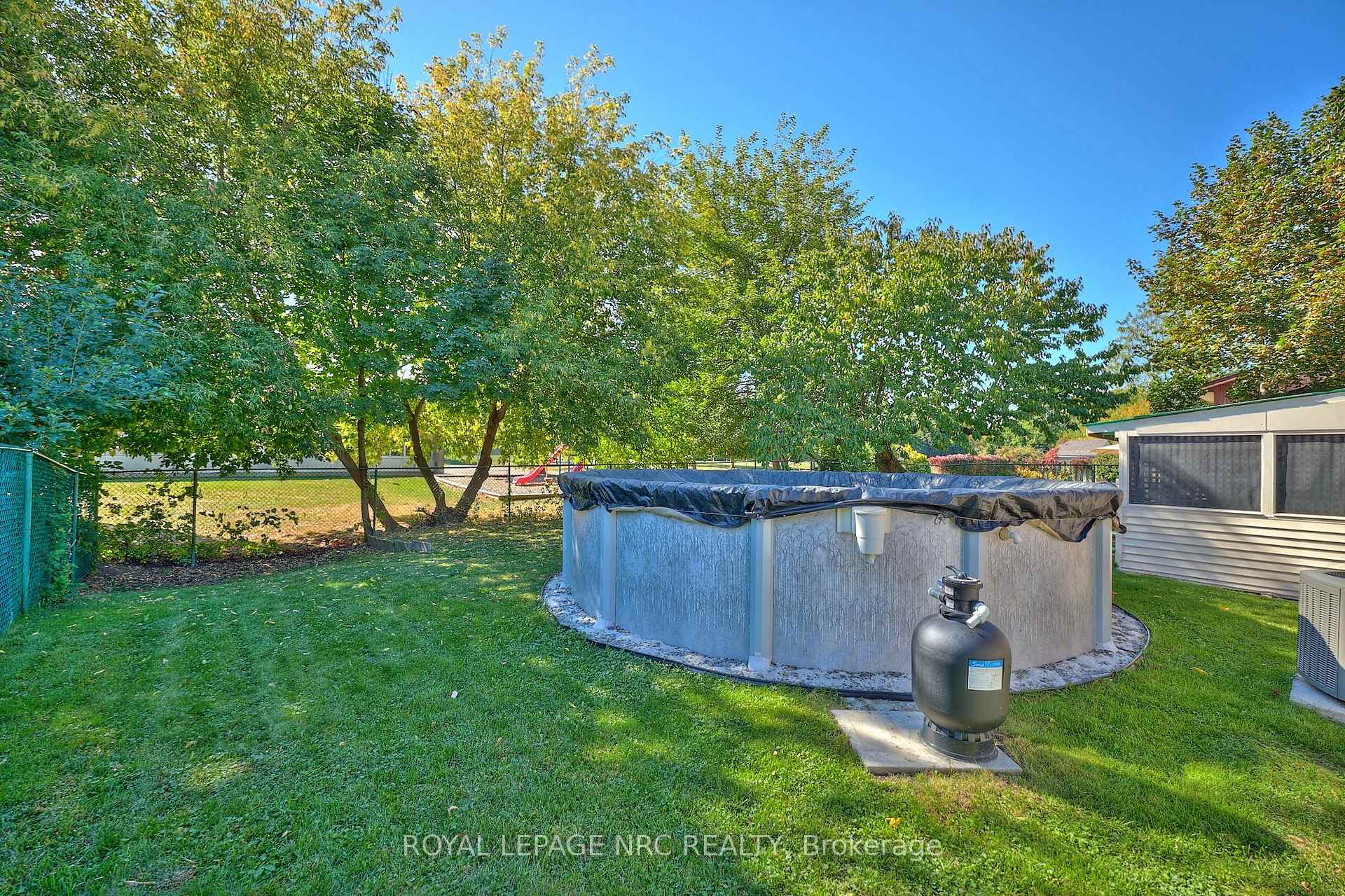 Photo 33 of 9 Royal Manor Drive, St. Catharines, Carlton/Bunting — HOMEH