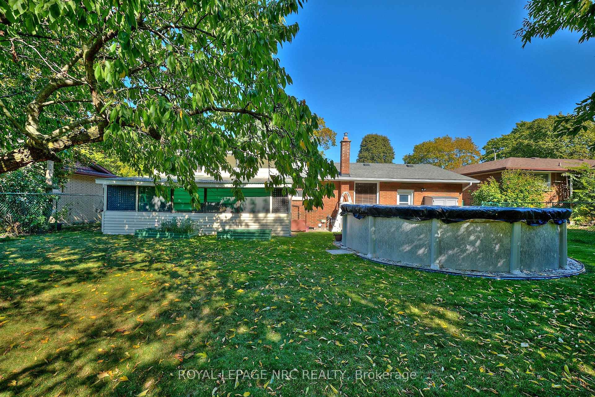 Photo 35 of 9 Royal Manor Drive, St. Catharines, Carlton/Bunting — HOMEH