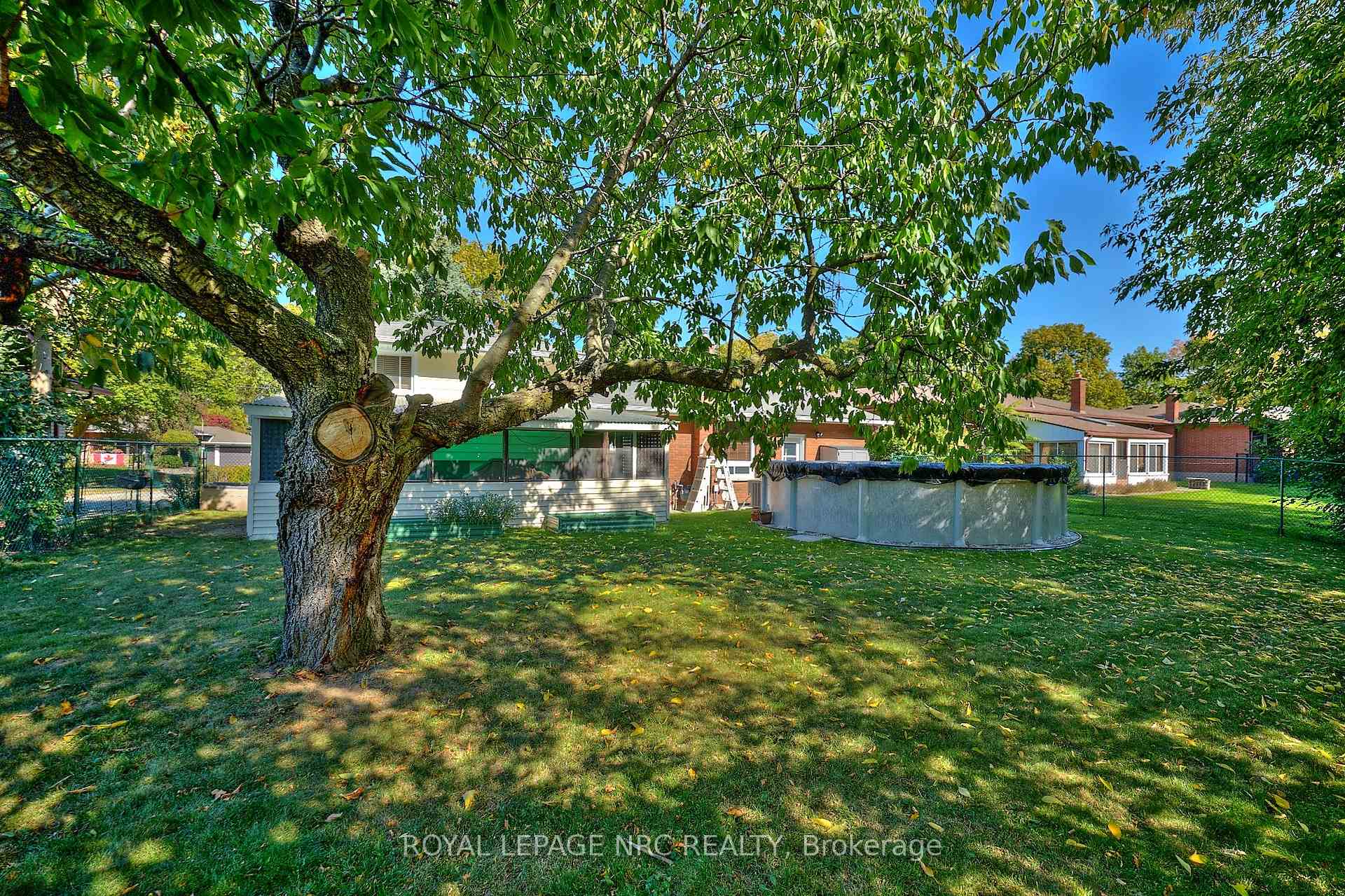 Photo 38 of 9 Royal Manor Drive, St. Catharines, Carlton/Bunting — HOMEH